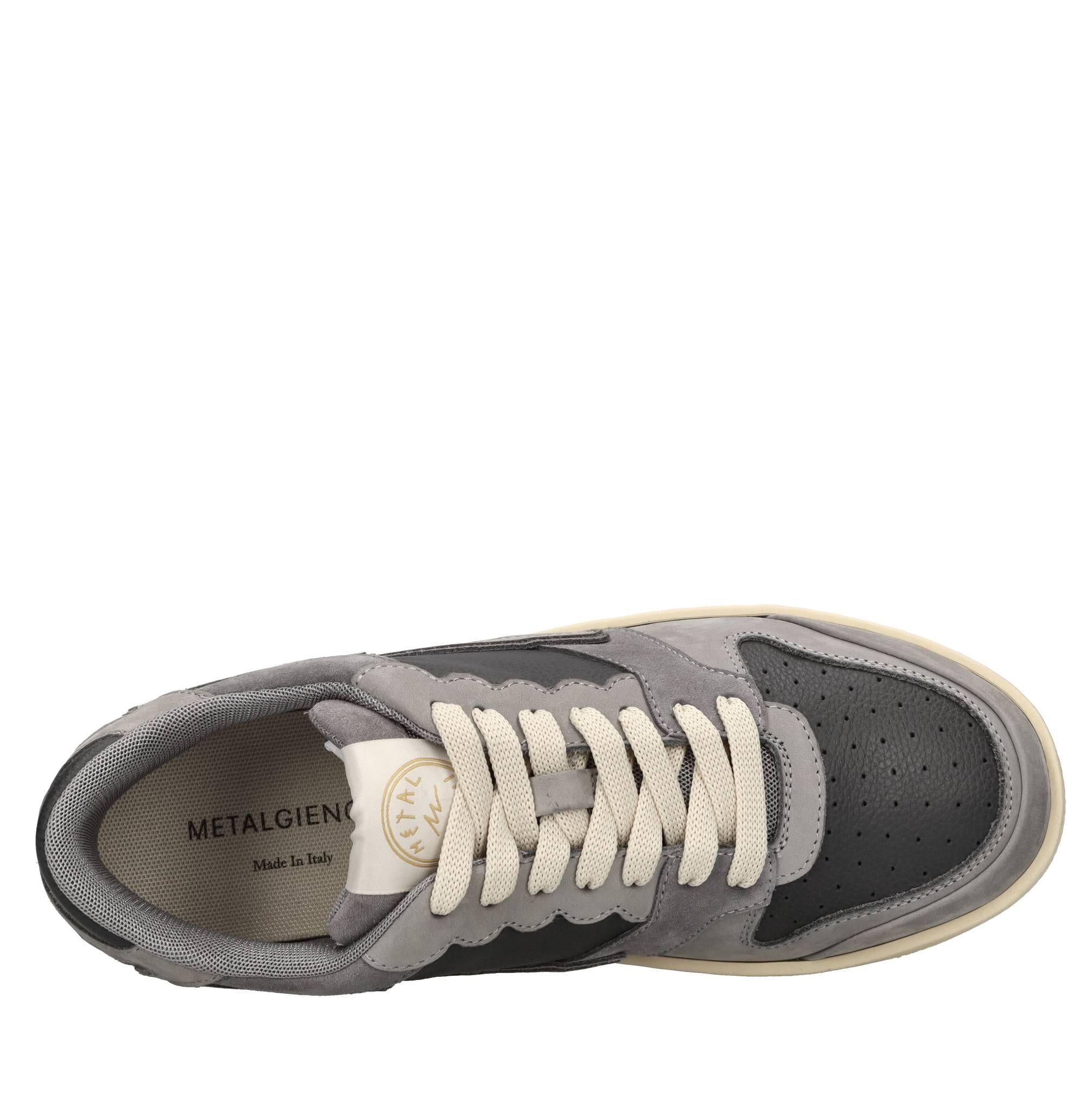 Sneakers in pelle 