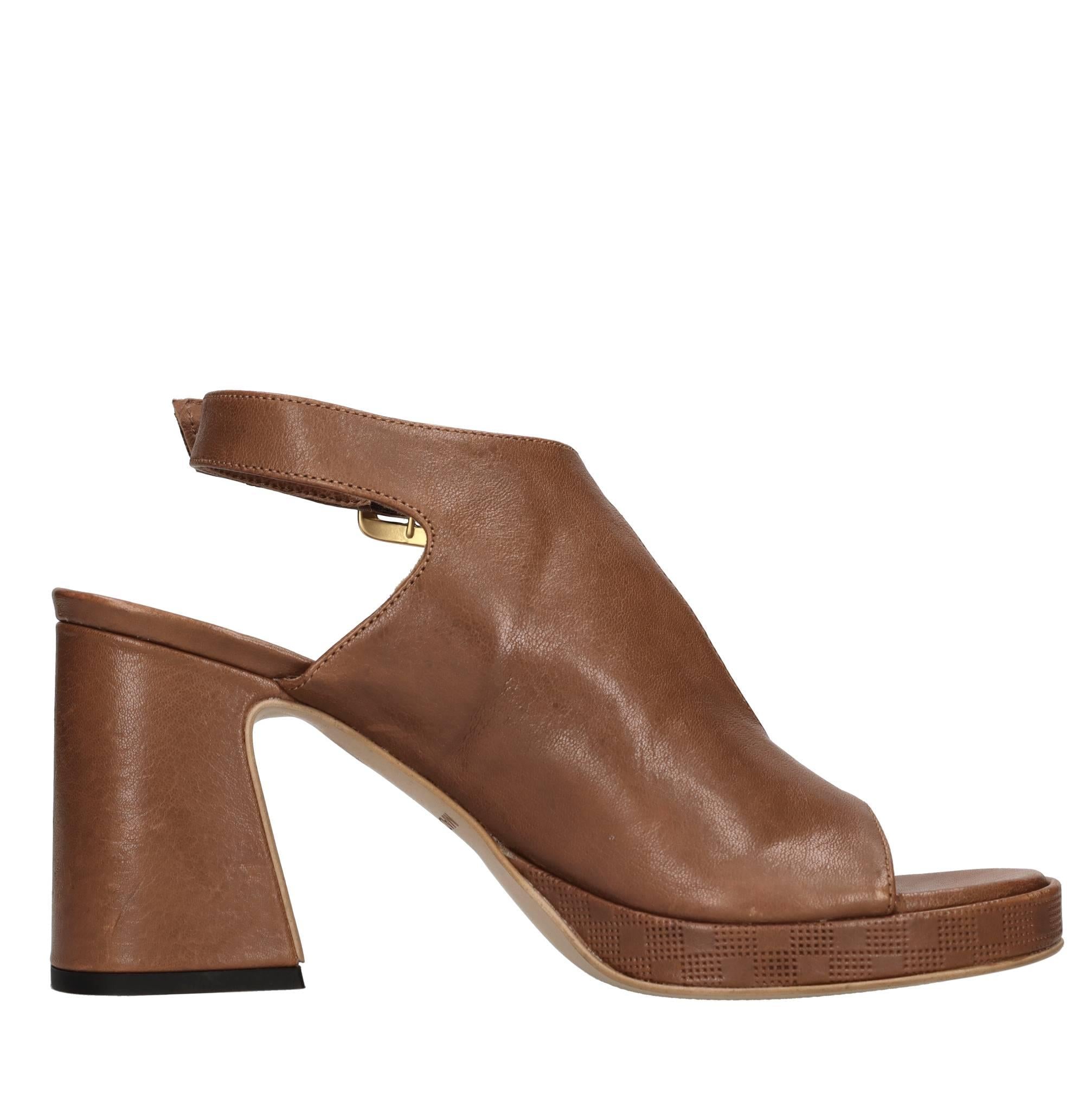 Sandali in pelle 
