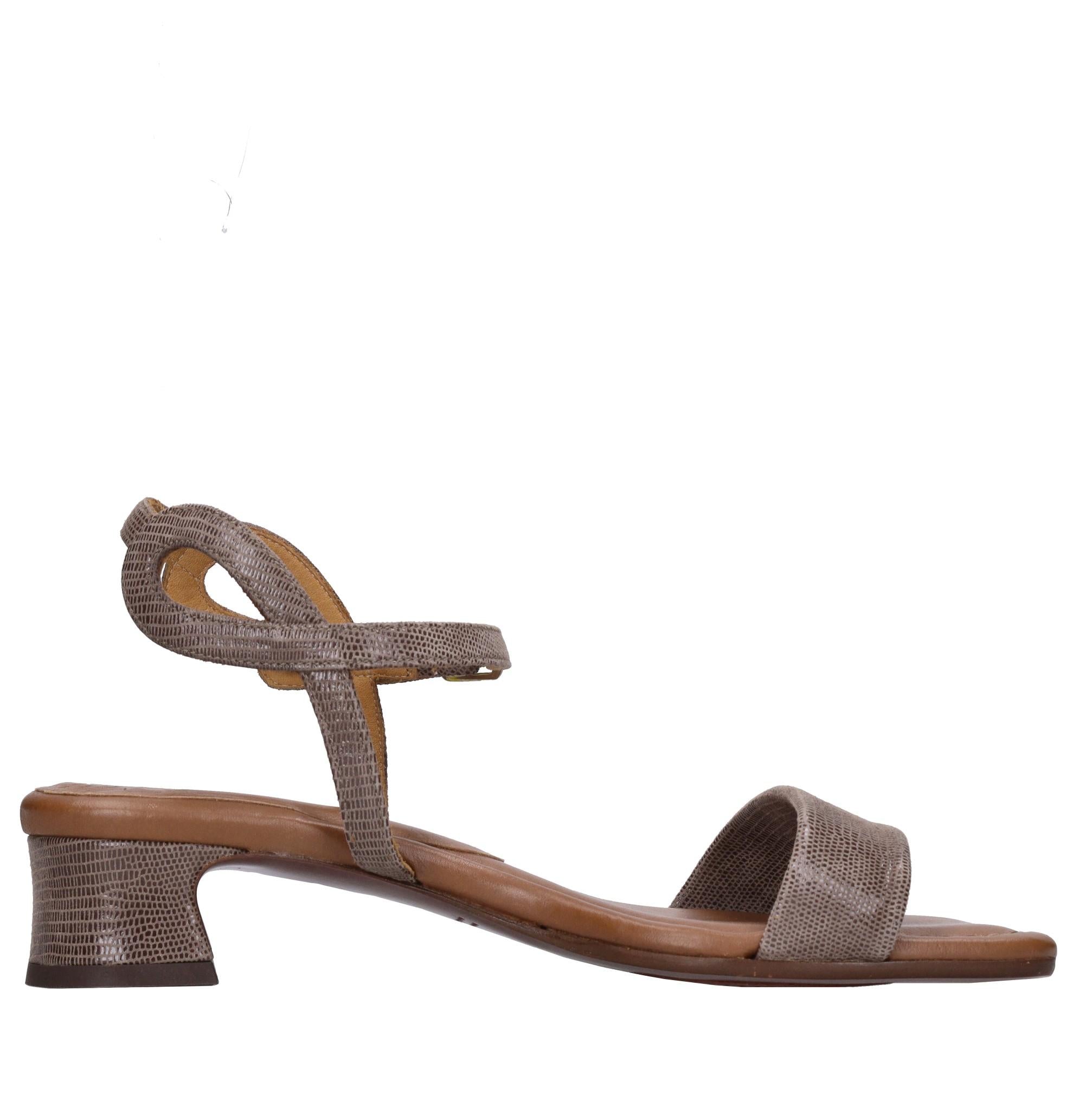 Sandali in pelle e camoscio 