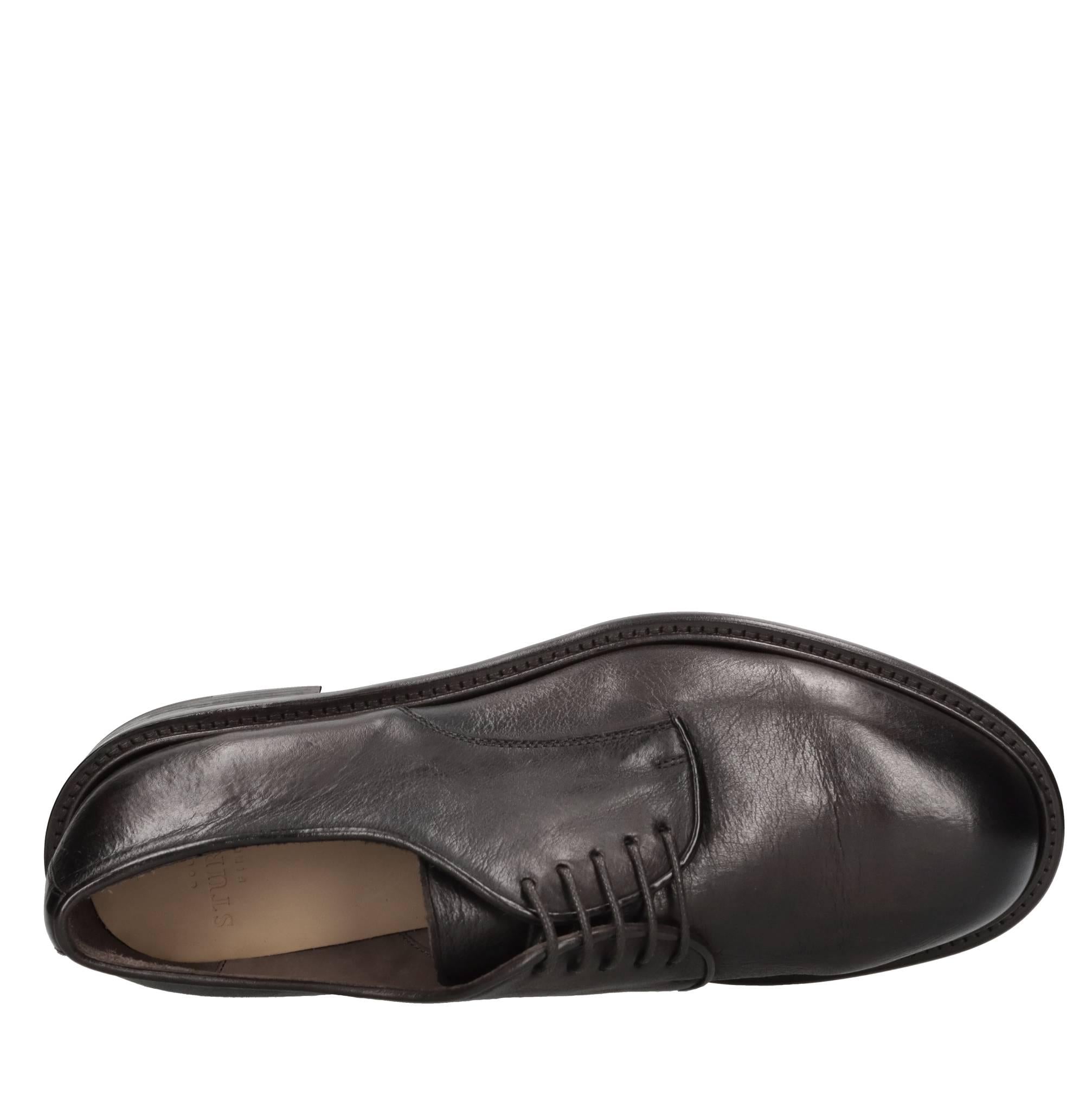 Stringate in pelle 