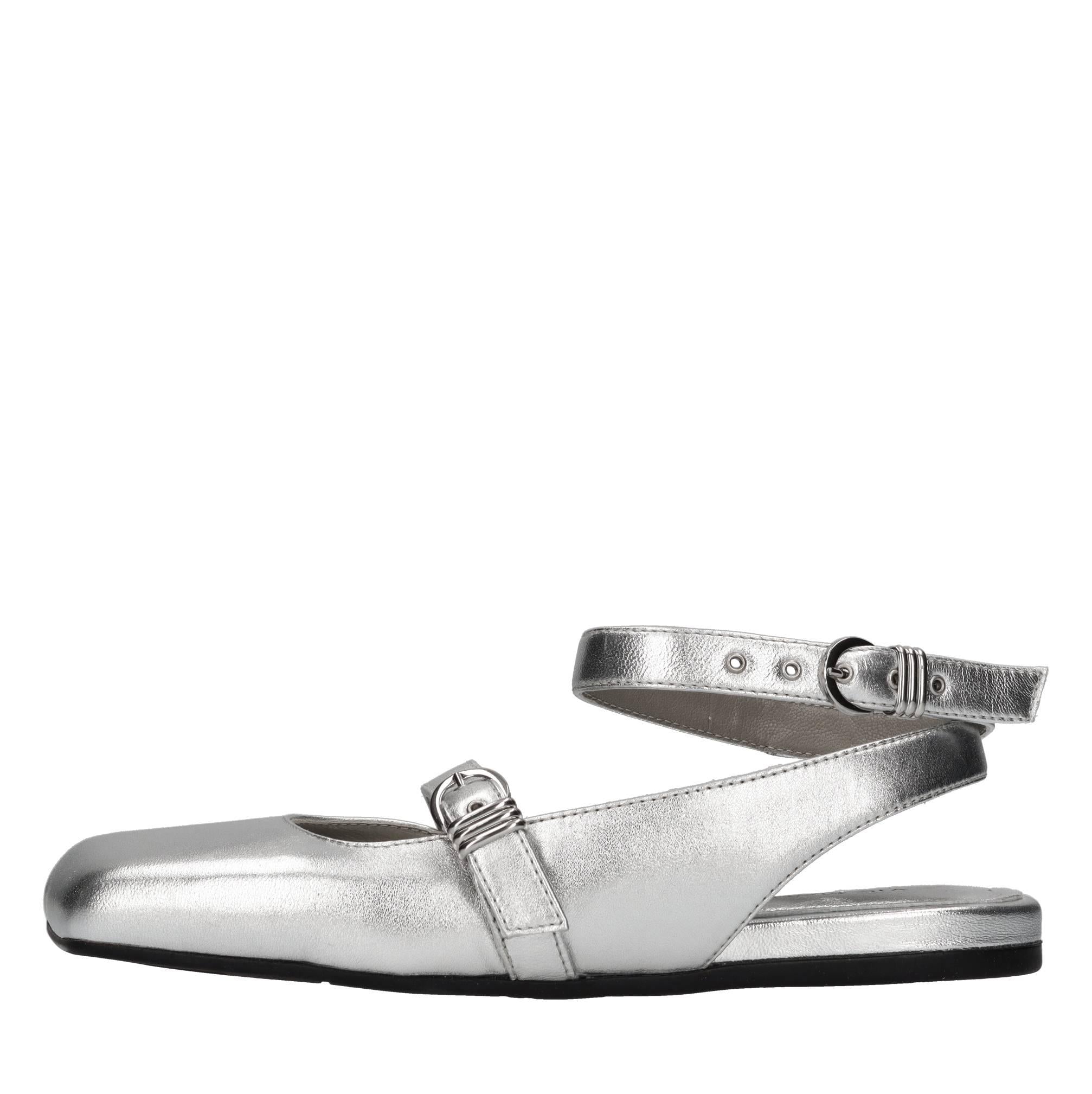 Flat in pelle 