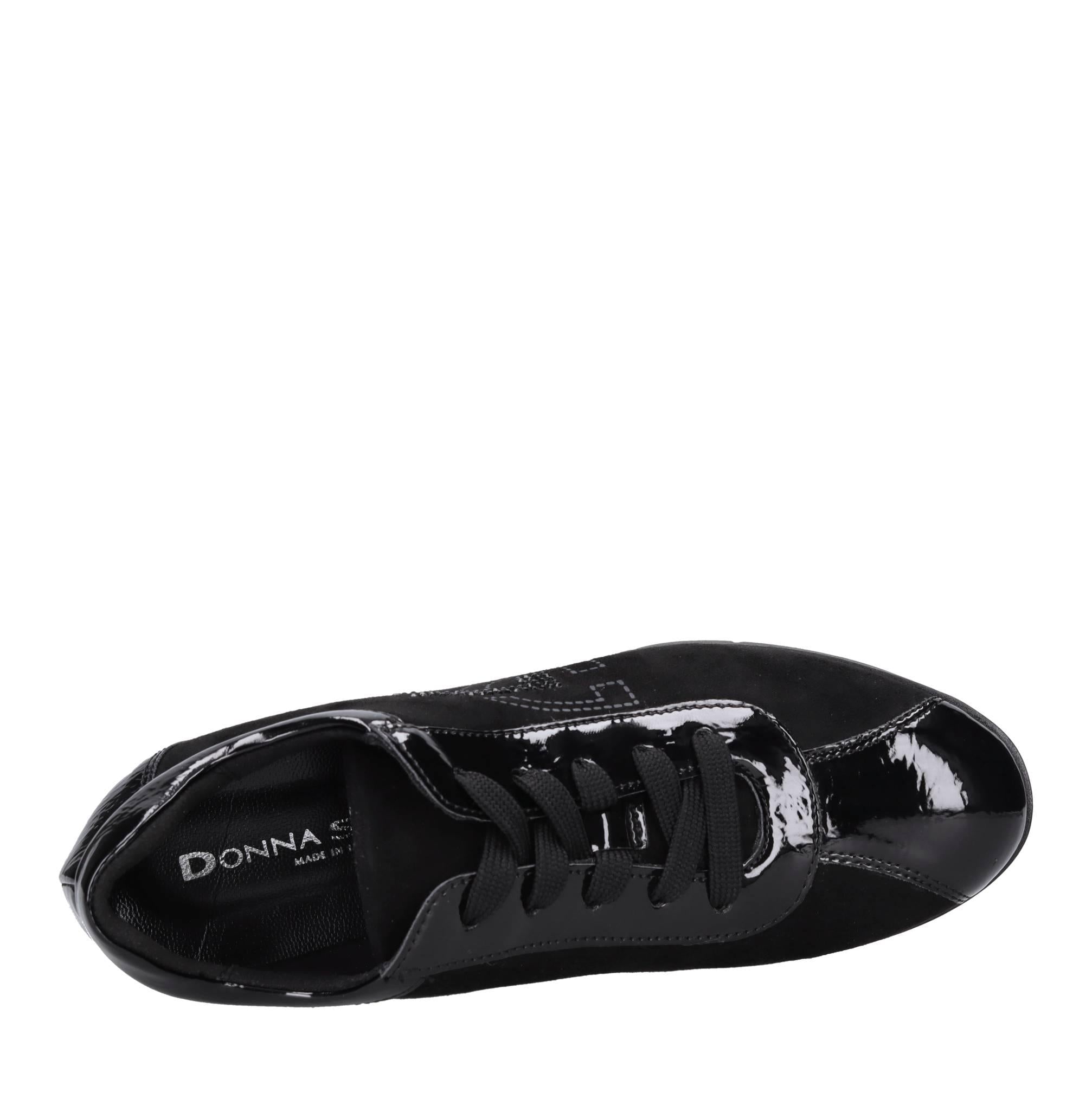 Sneakers in ecopelle e tessuto. 