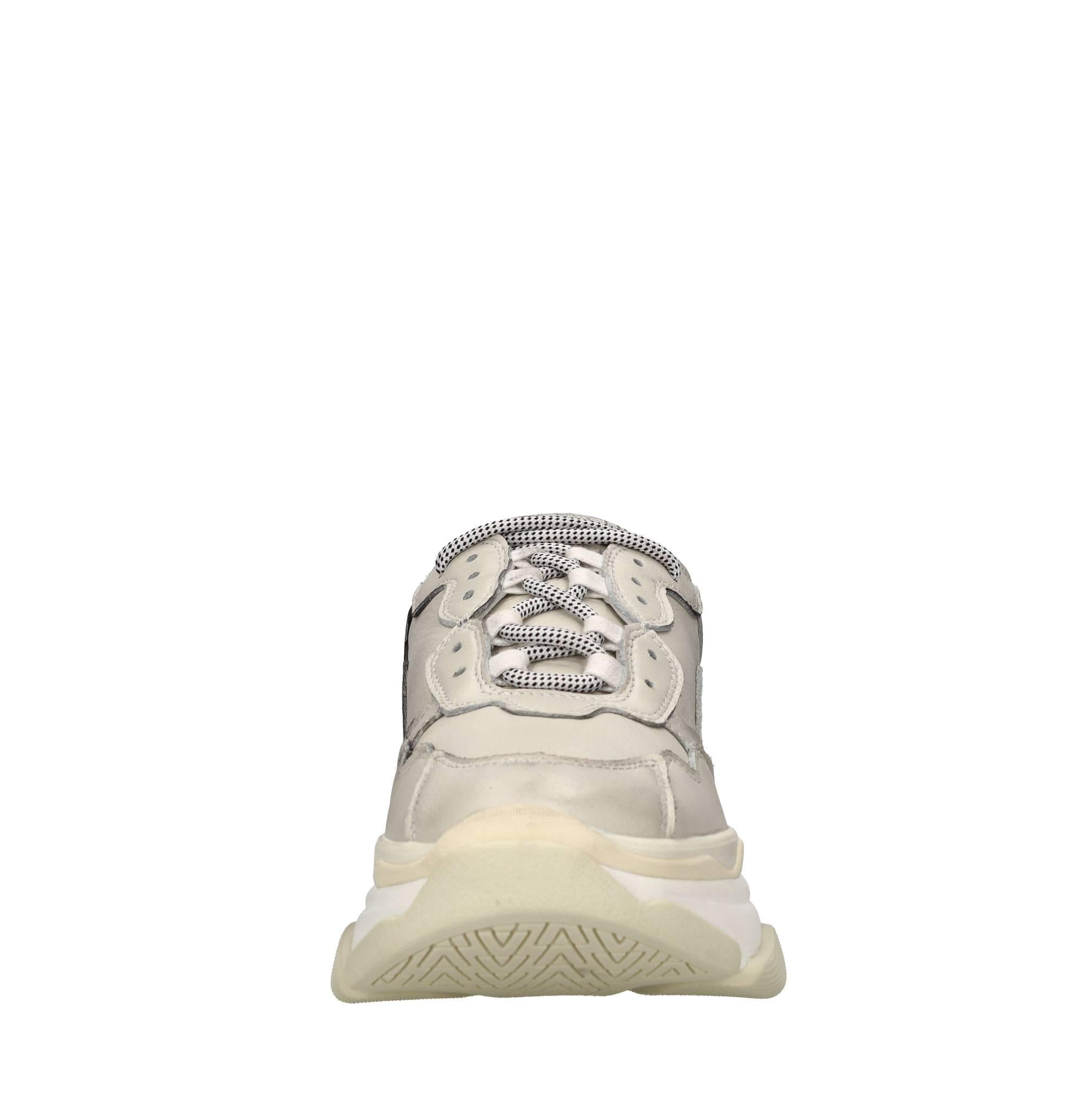 Sneakers in pelle 