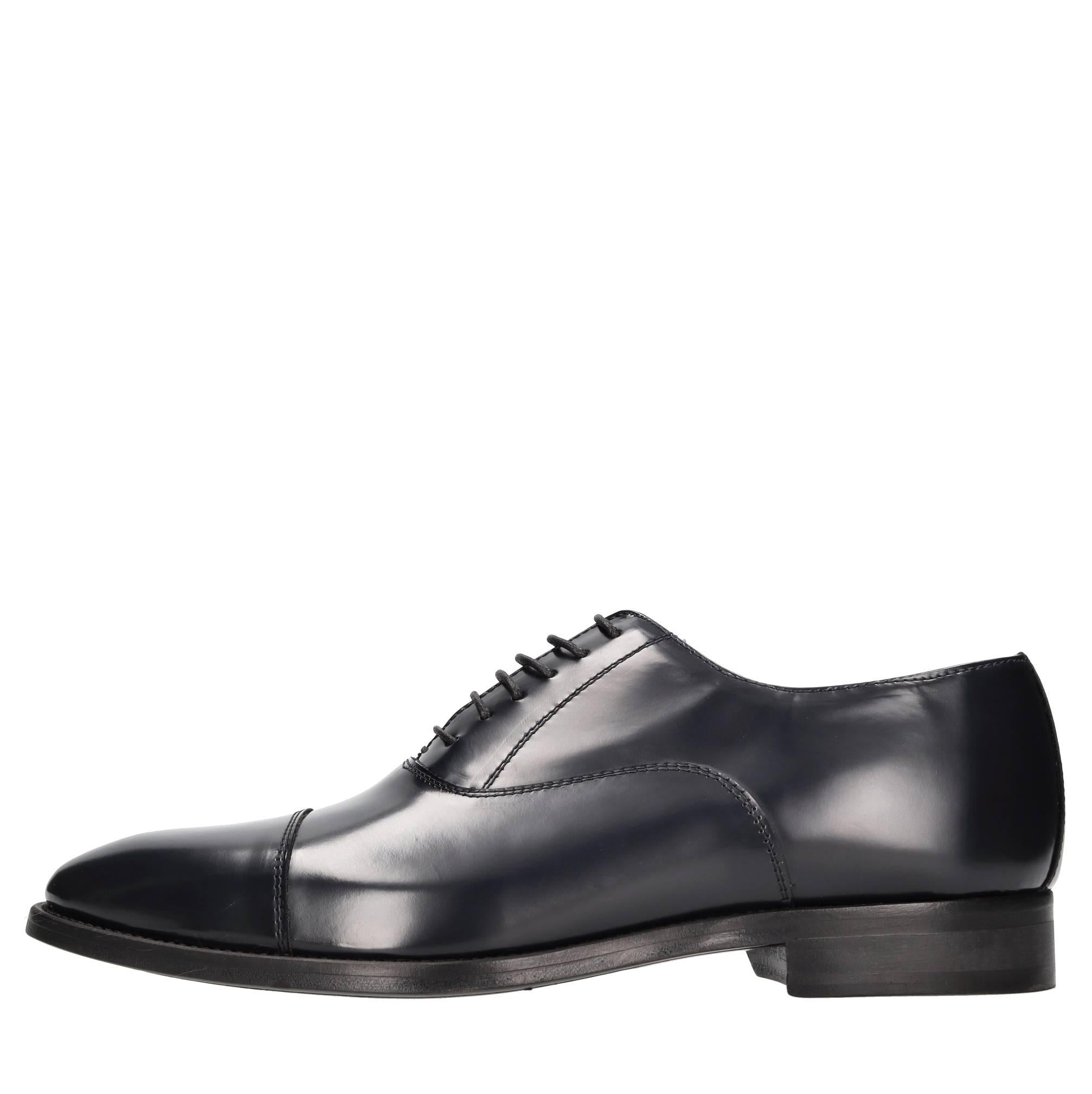 Stringate in pelle 