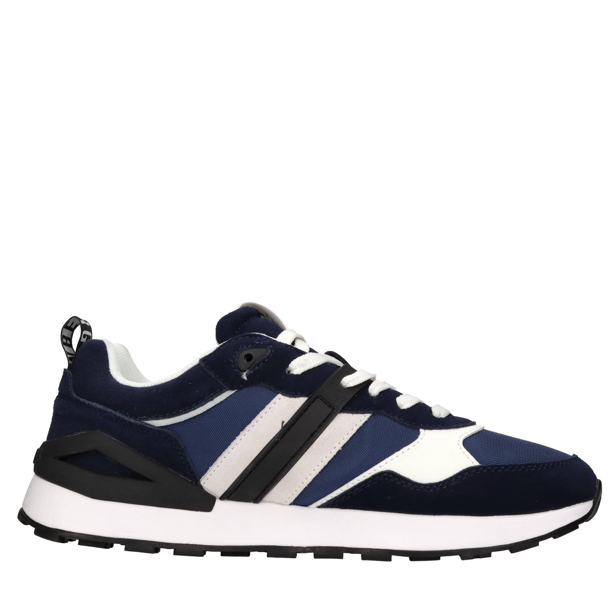 Sneakers in camoscio, ecopelle e tessuto 