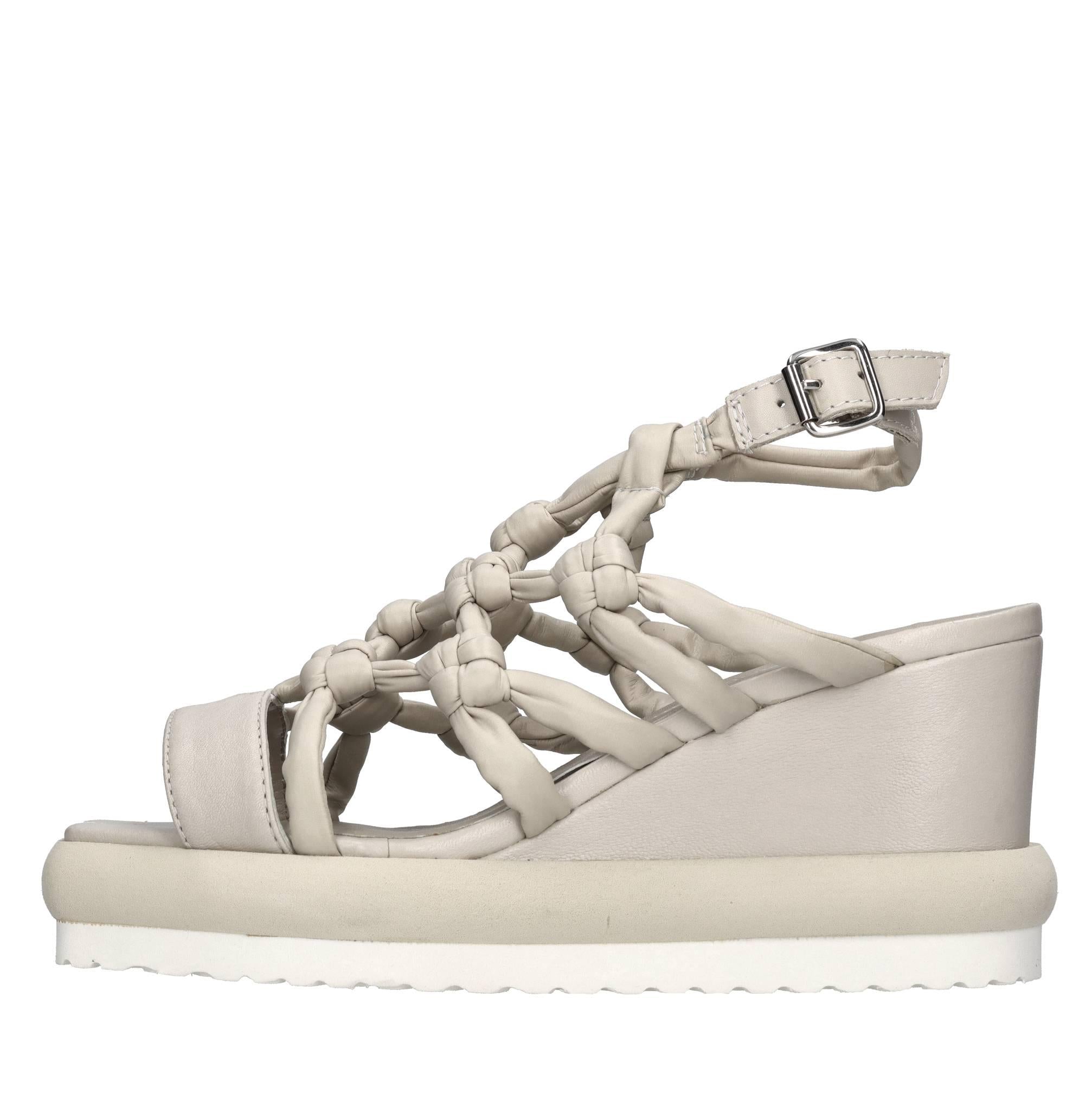 Sandali modello Nara Sun in pelle 