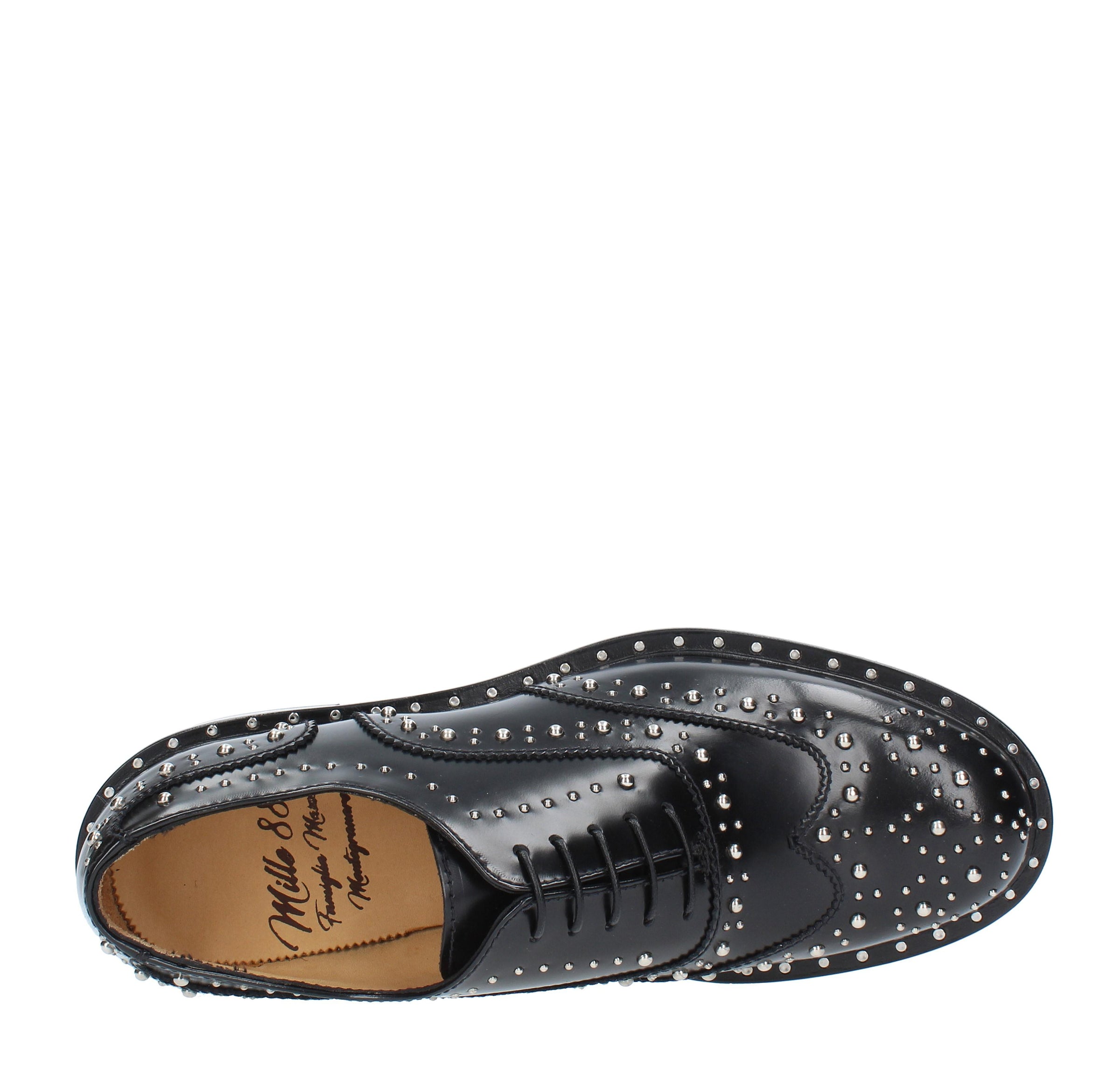 Stringate modello SIENA MILLE 885 in pelle e borchie 