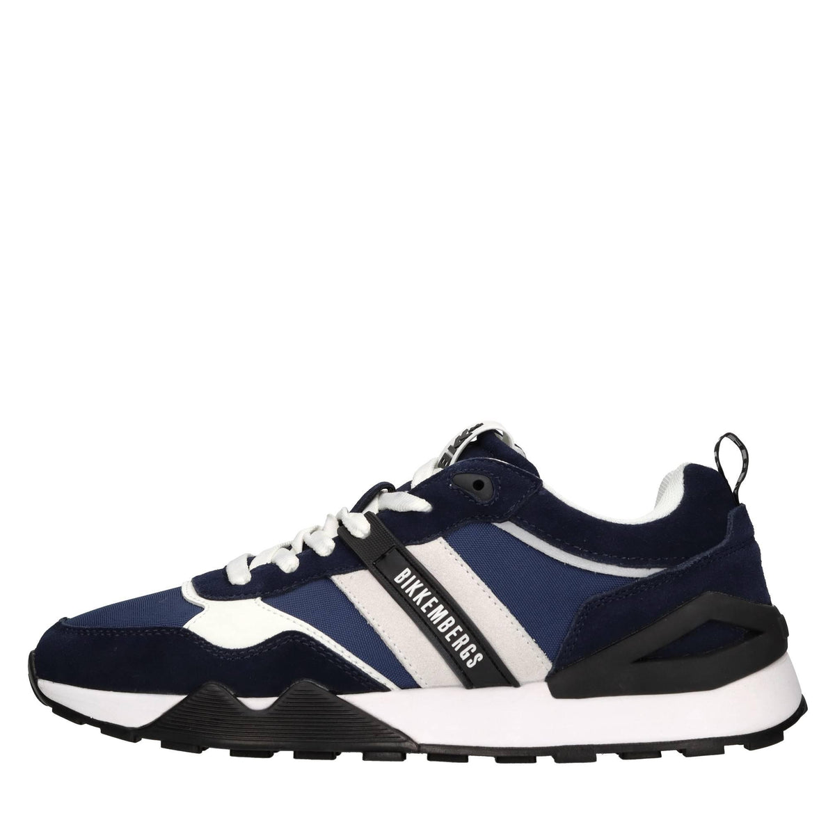 Sneakers in camoscio, ecopelle e tessuto 