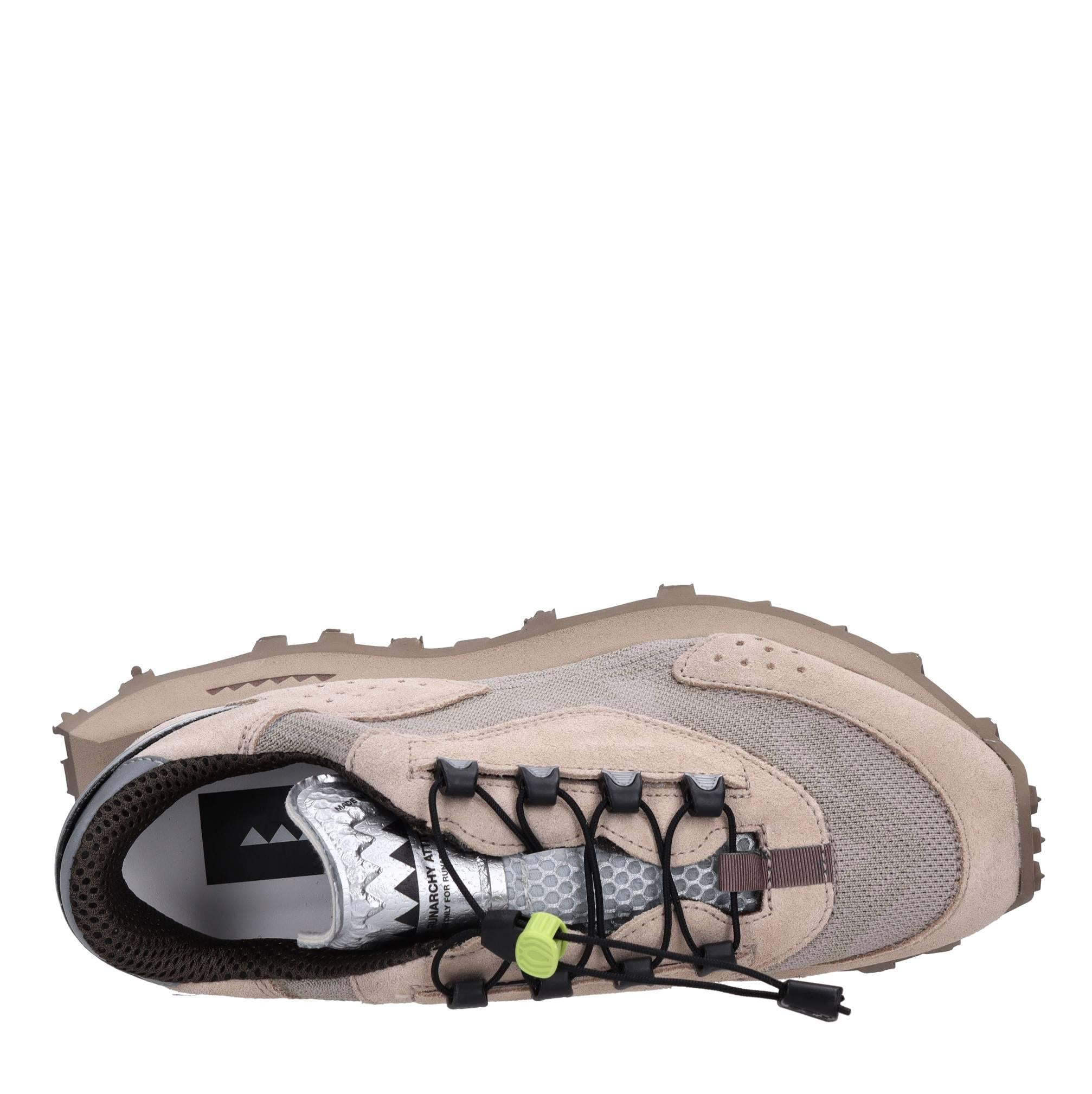 Sneakers in camoscio e tessuto 