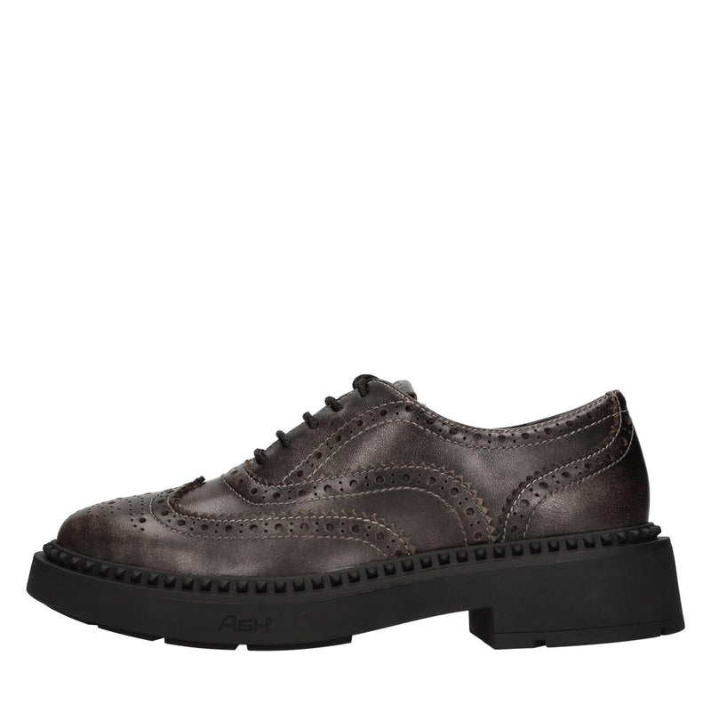 Stringate in pelle 