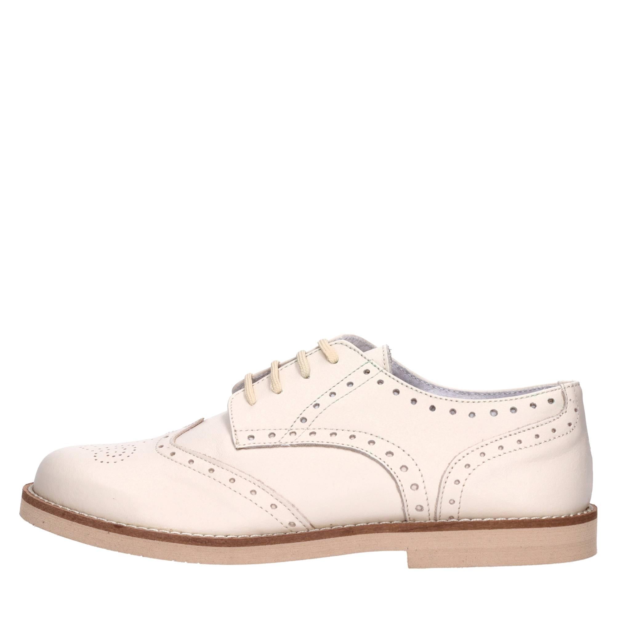 Stringate in pelle 