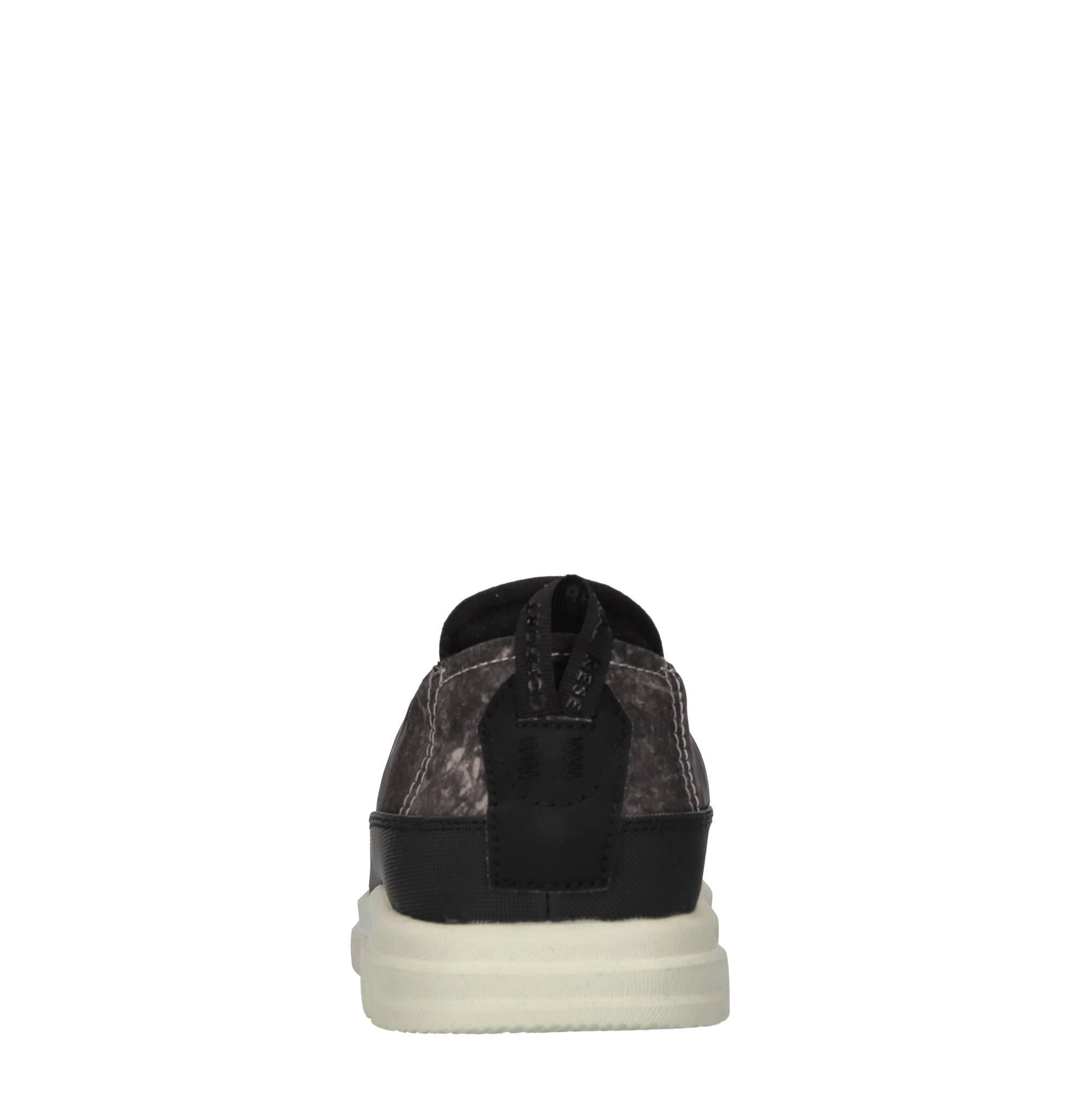 Sneakers in tessuto 