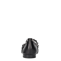 Ballerine modello Beatnik in pelle e borchie 