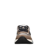 Sneakers in camoscio e tessuto 