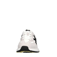 Sneakers in camoscio, ecopelle e tessuto 