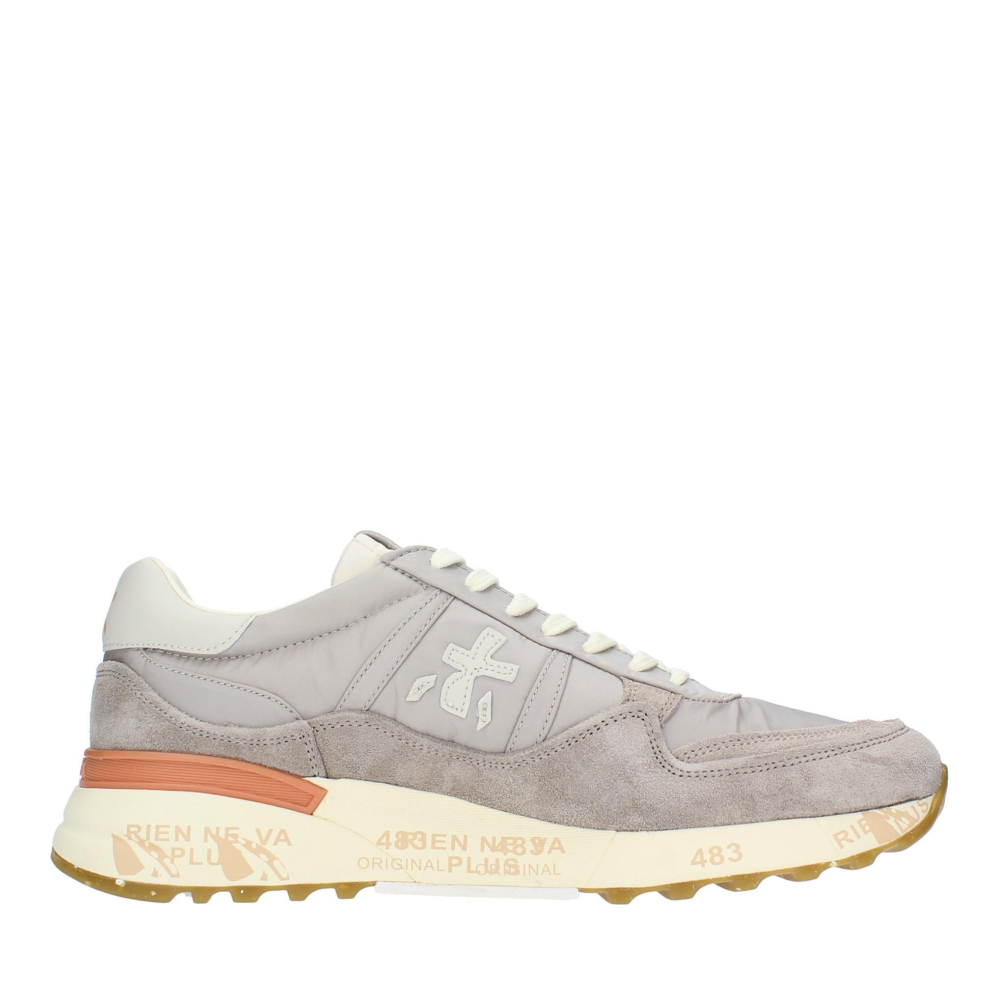 Sneakers in camoscio e tessuto 