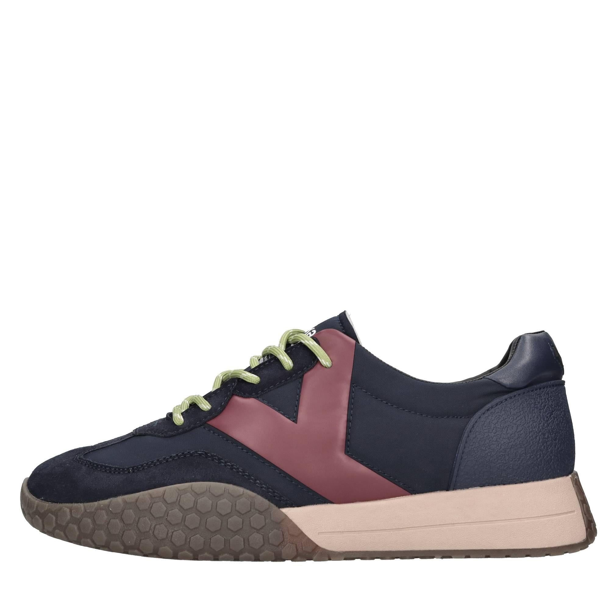 Sneakers in camoscio e tessuto 