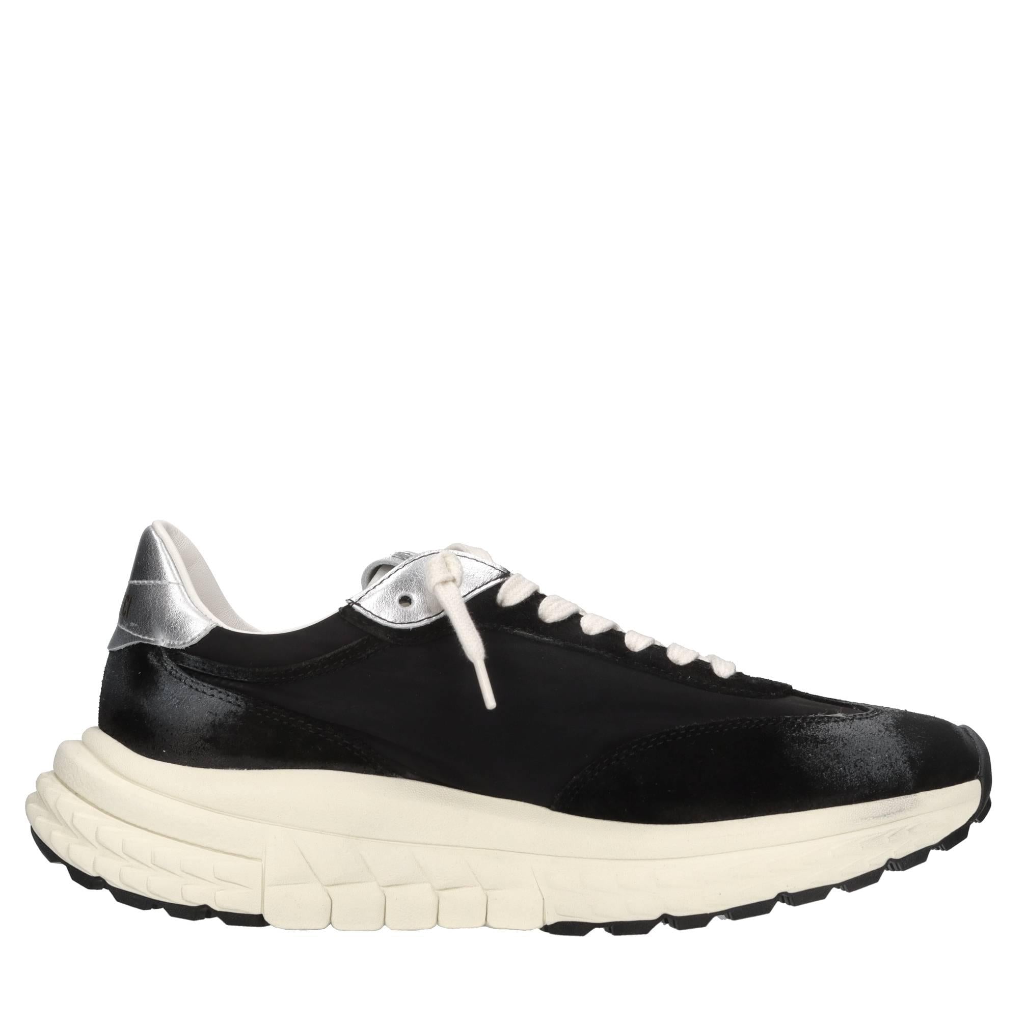 Sneakers in pelle e tessuto 