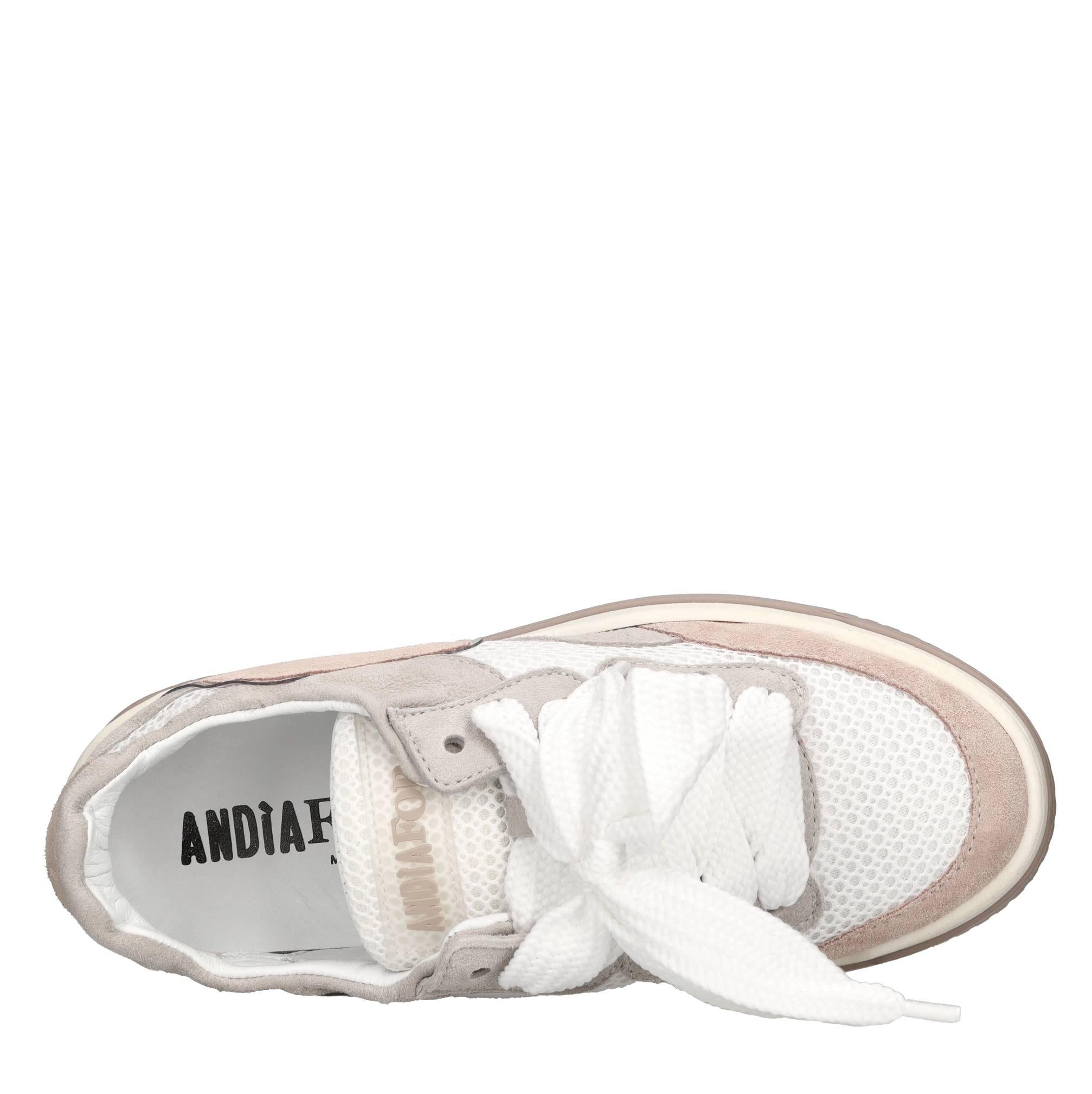 Sneakers in camoscio e tessuto 
