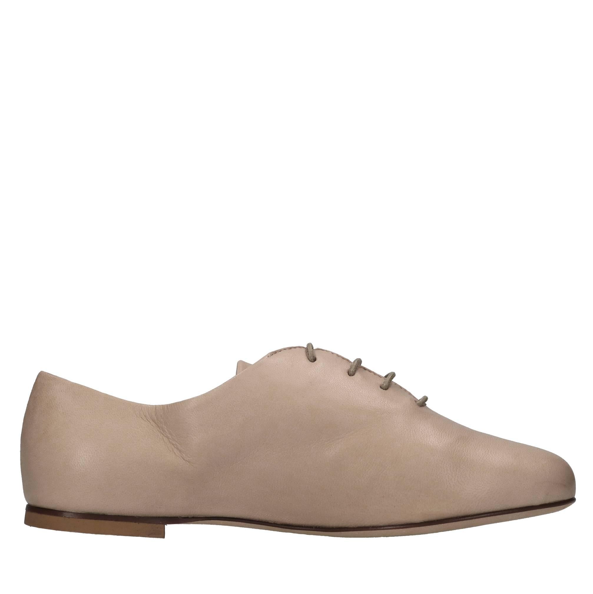Stringate in pelle 