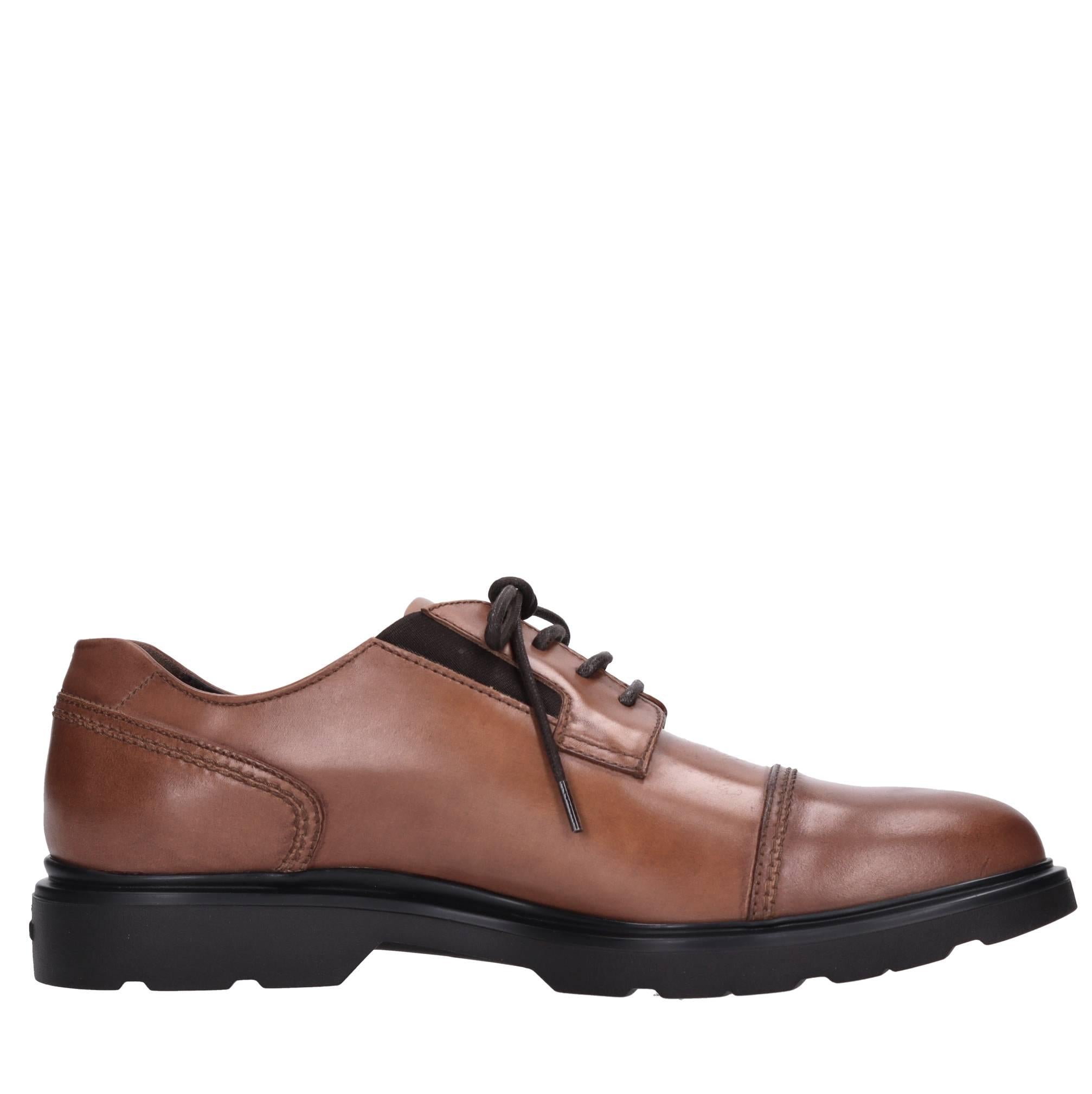 Stringate in pelle 