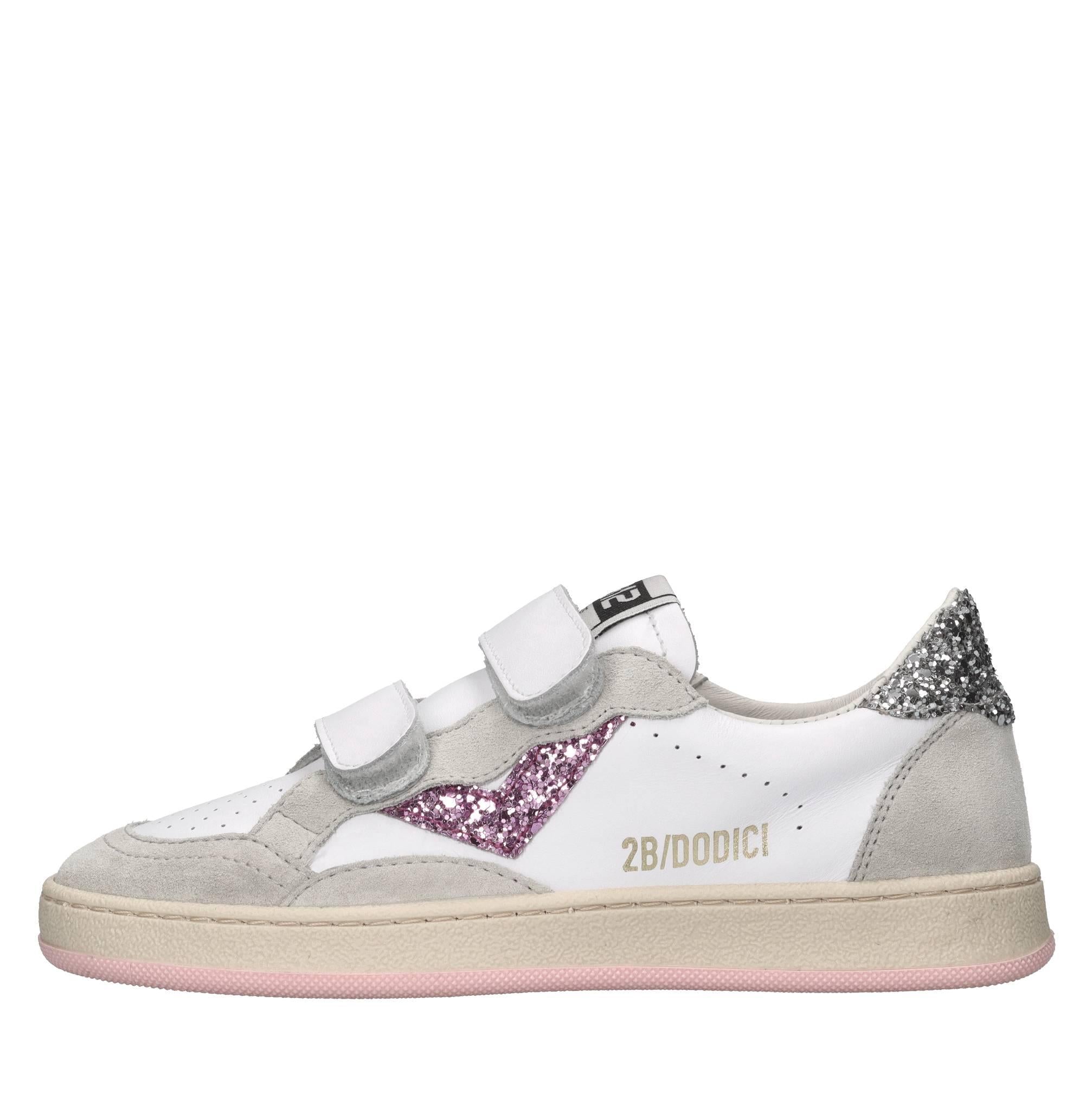 Sneakers in pelle camoscio e glitter 