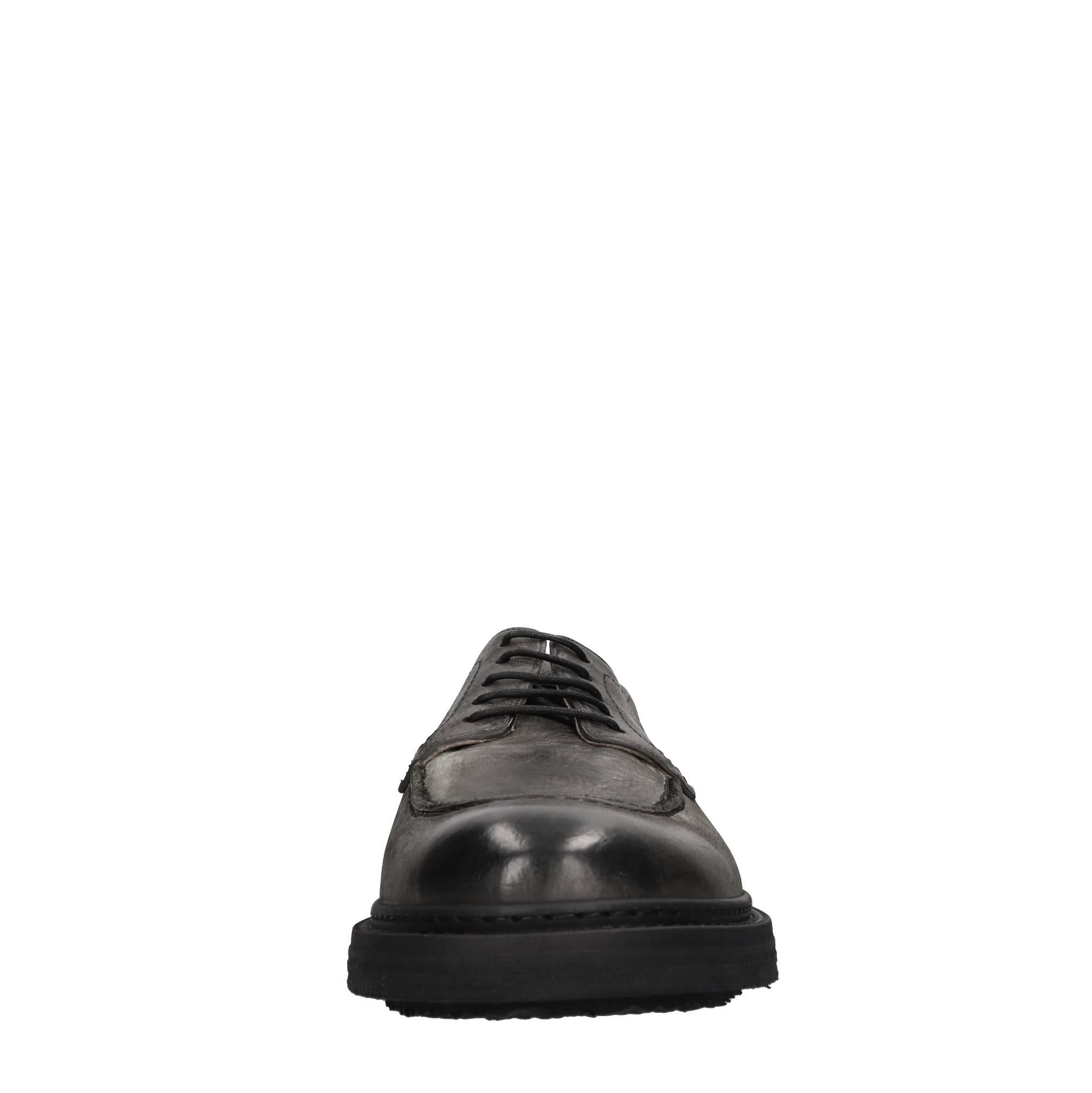 Stringate in pelle 