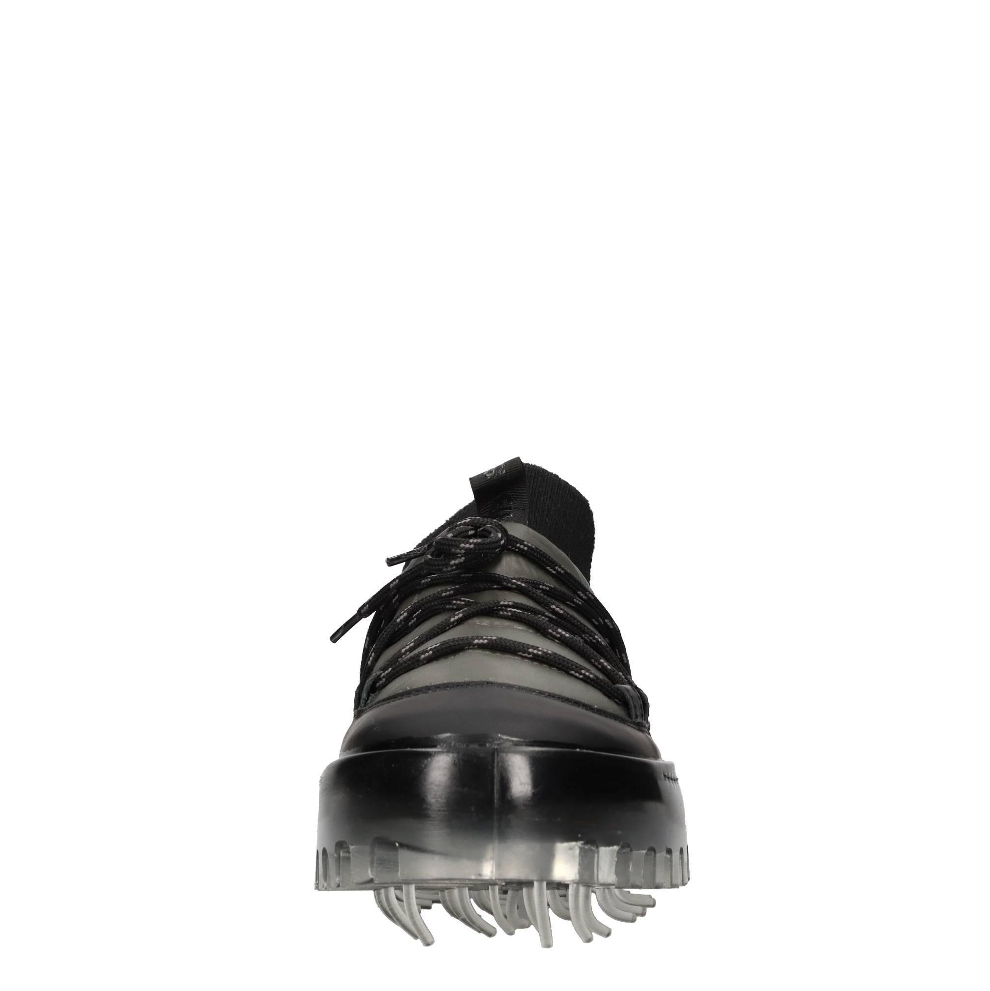 Sneakers in pelle e tessuto 