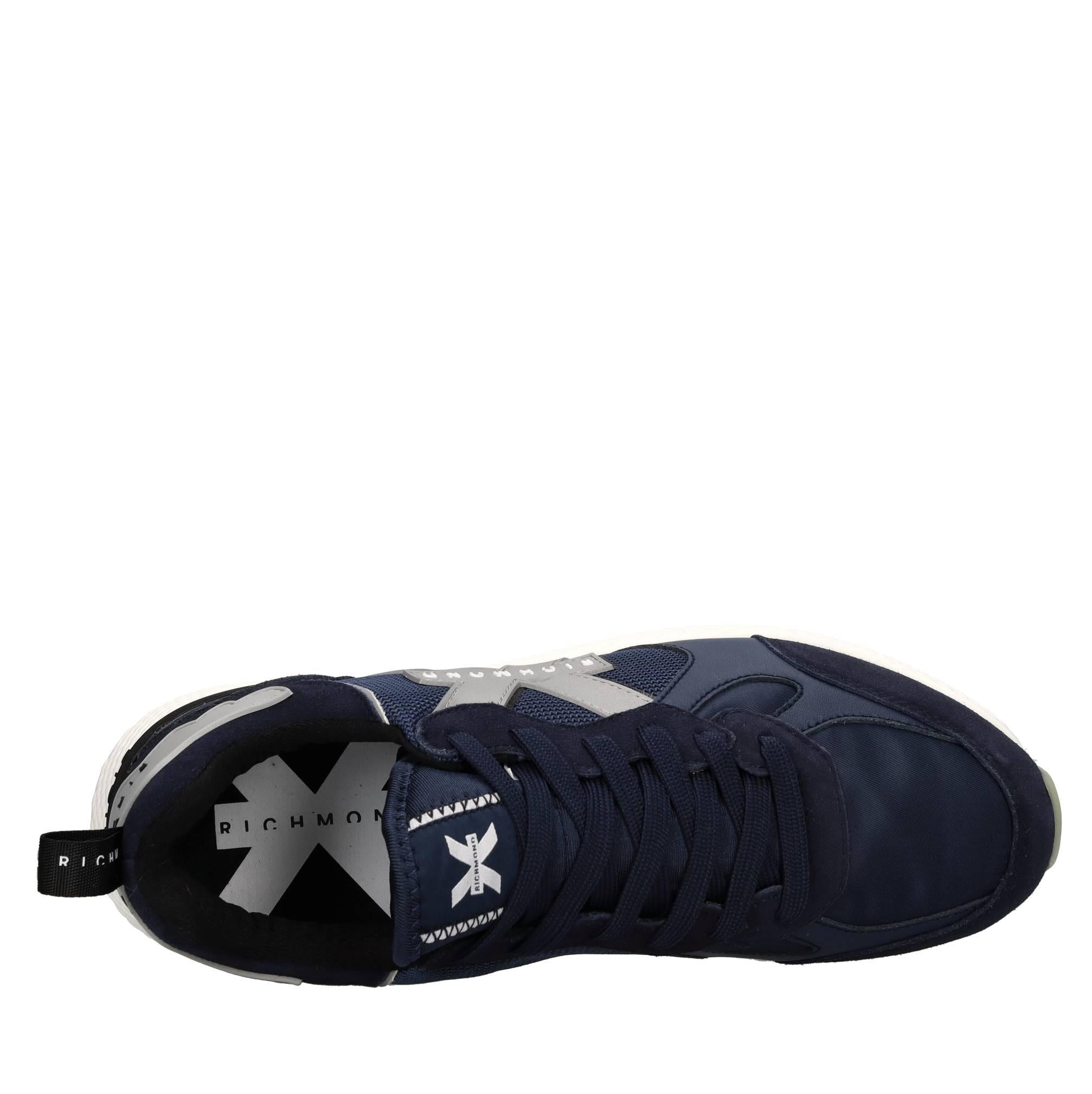 Sneakers in camoscio, ecopelle e tessuto 