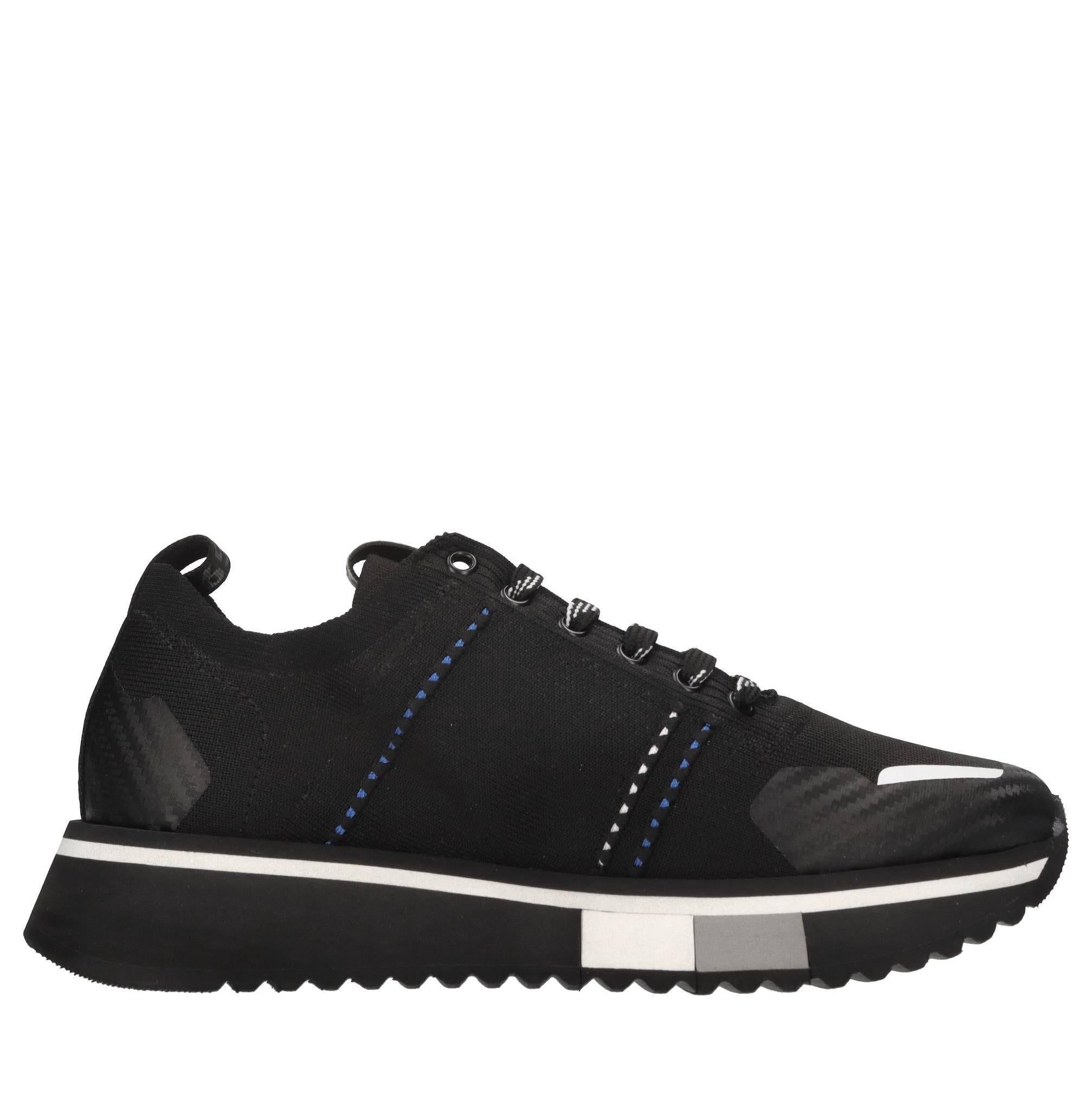 Sneakers in tessuto 
