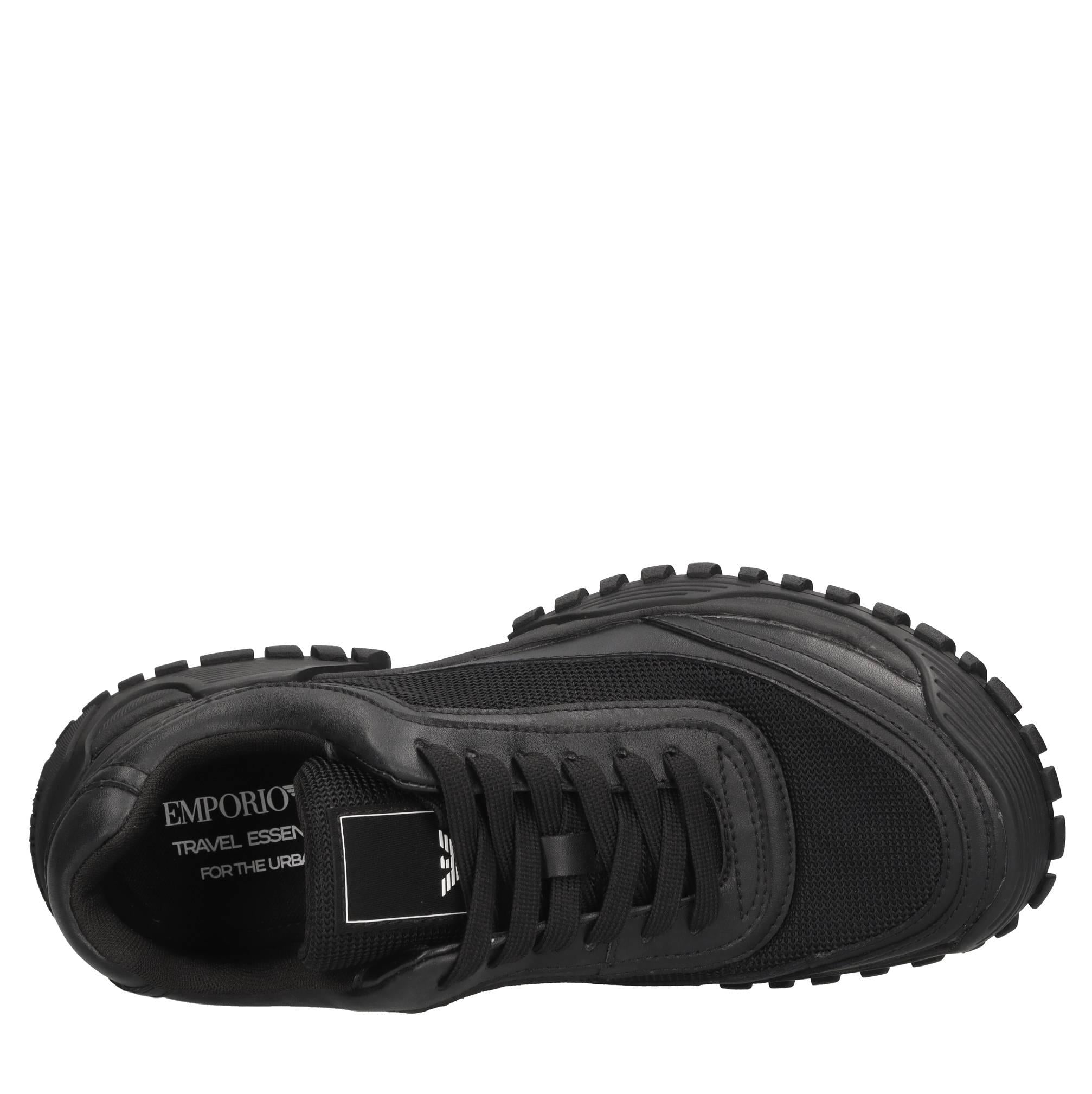 Sneakers in pelle e tessuto 