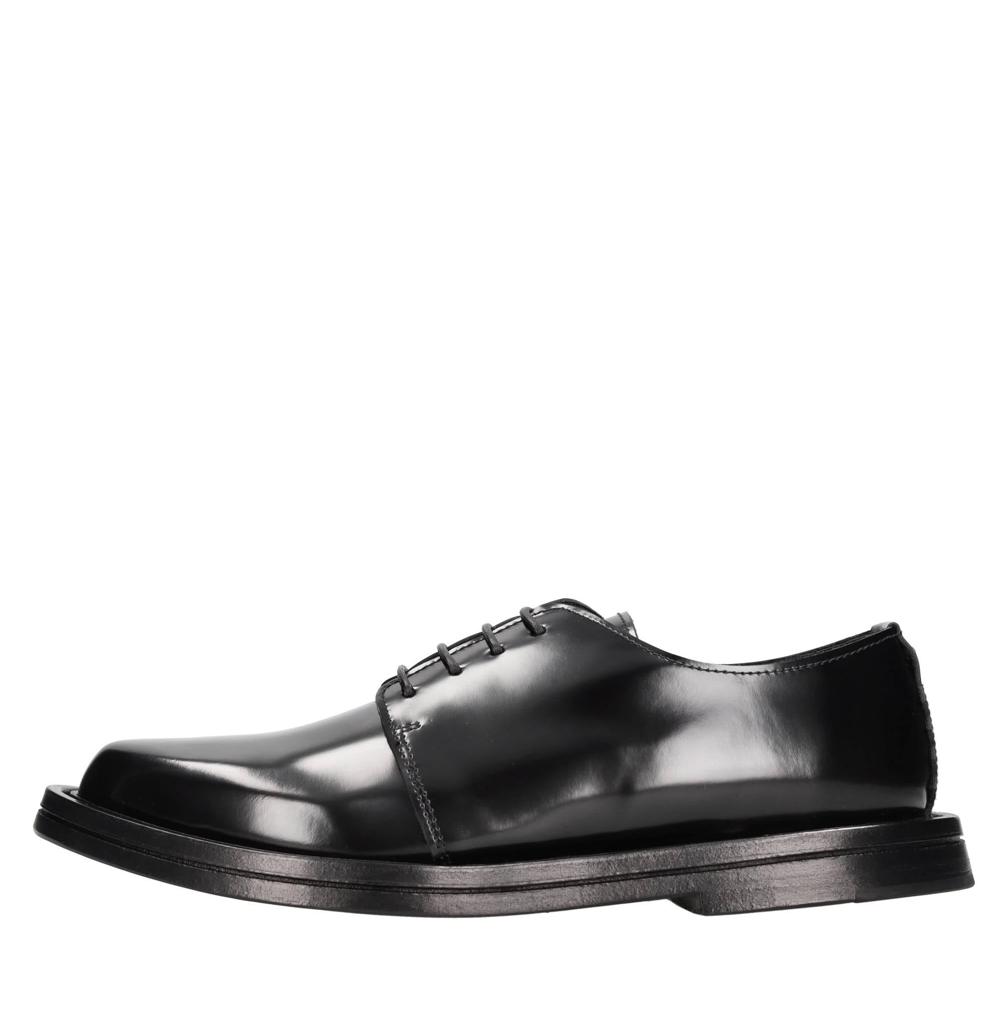 Stringate in pelle 