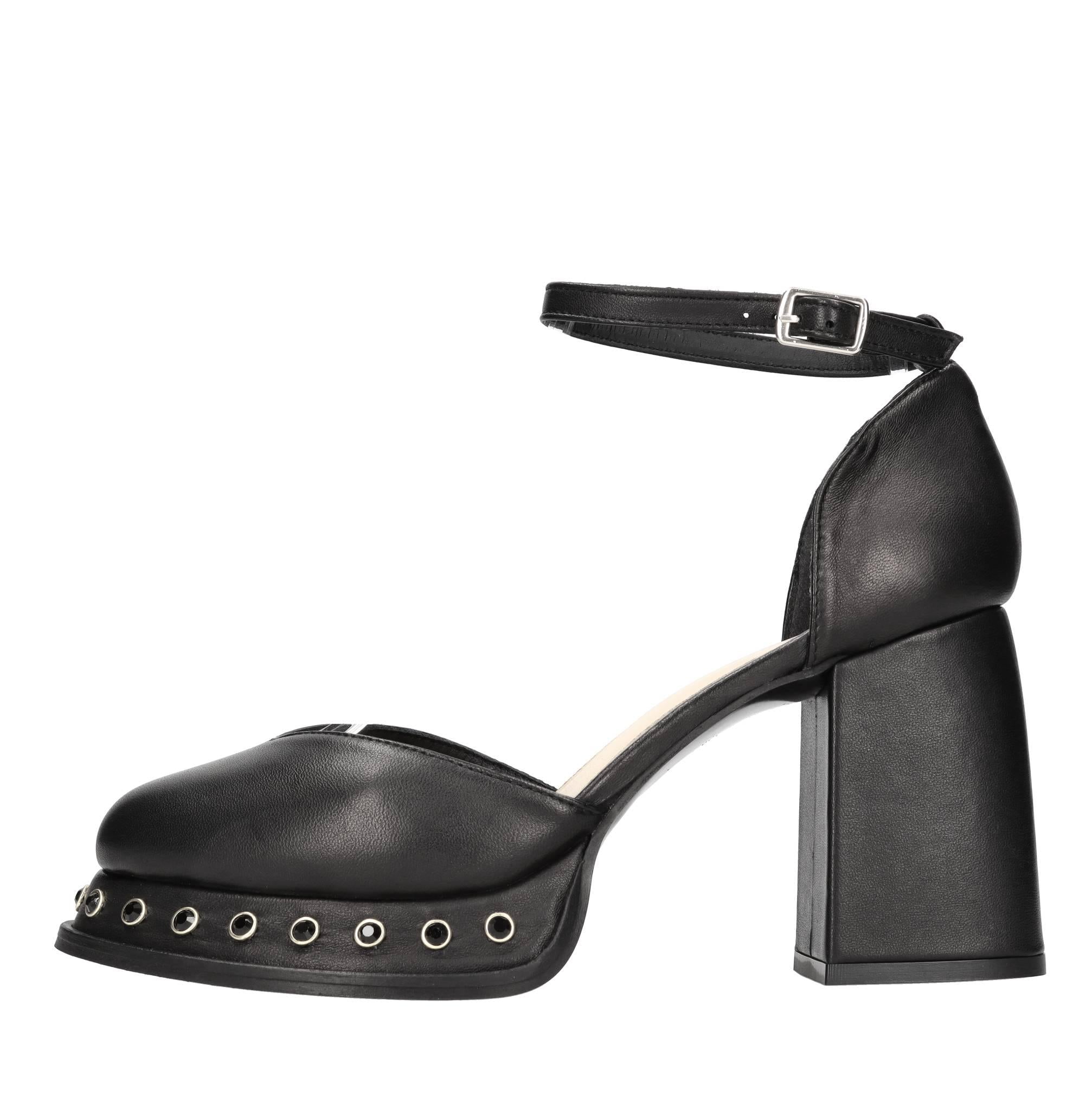 Décolleté modello VARLOT STUDS in pelle 
