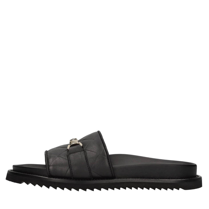 Flat in pelle 