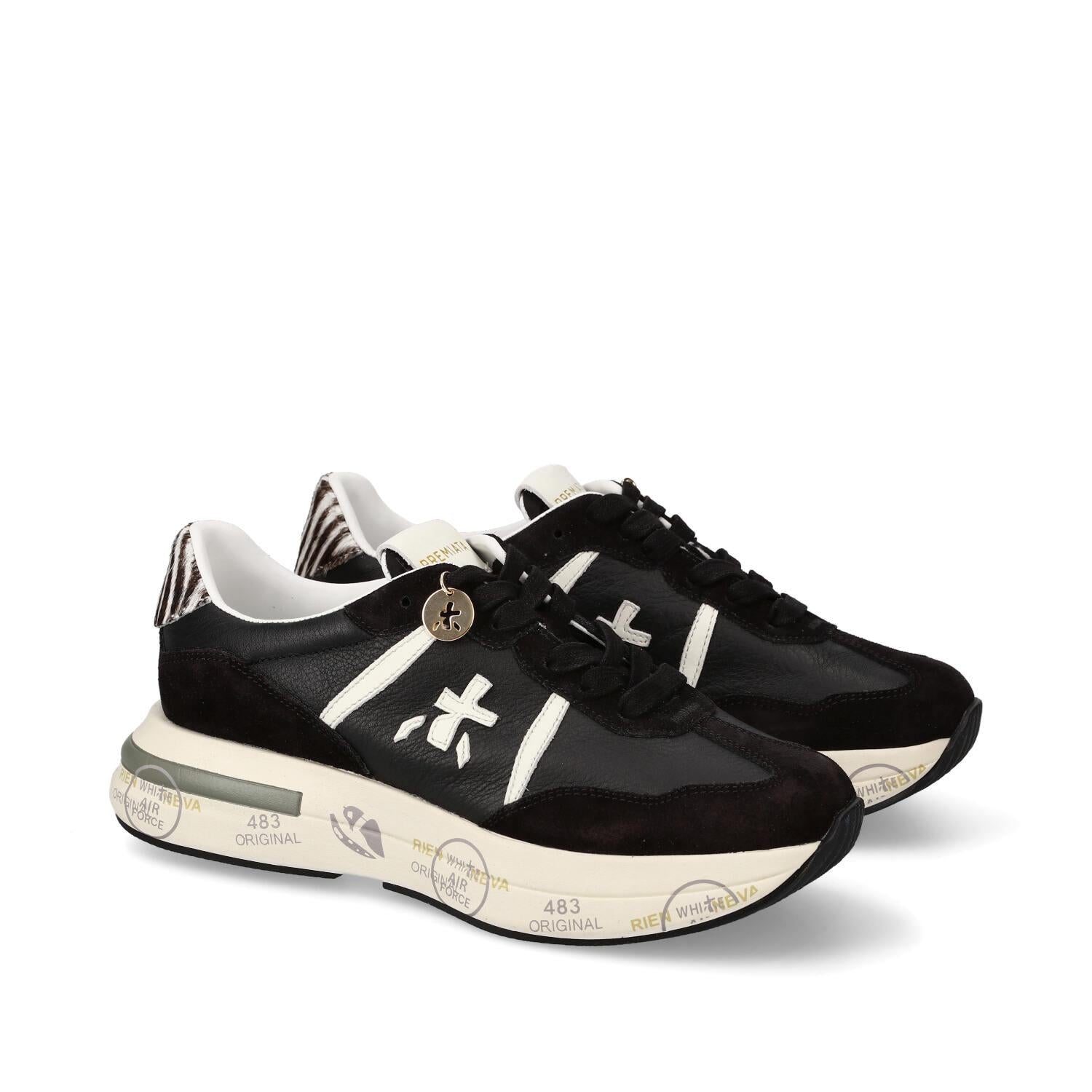 Sneakers Cassie Var 7681 in pelle, ecopelle e tessuto 