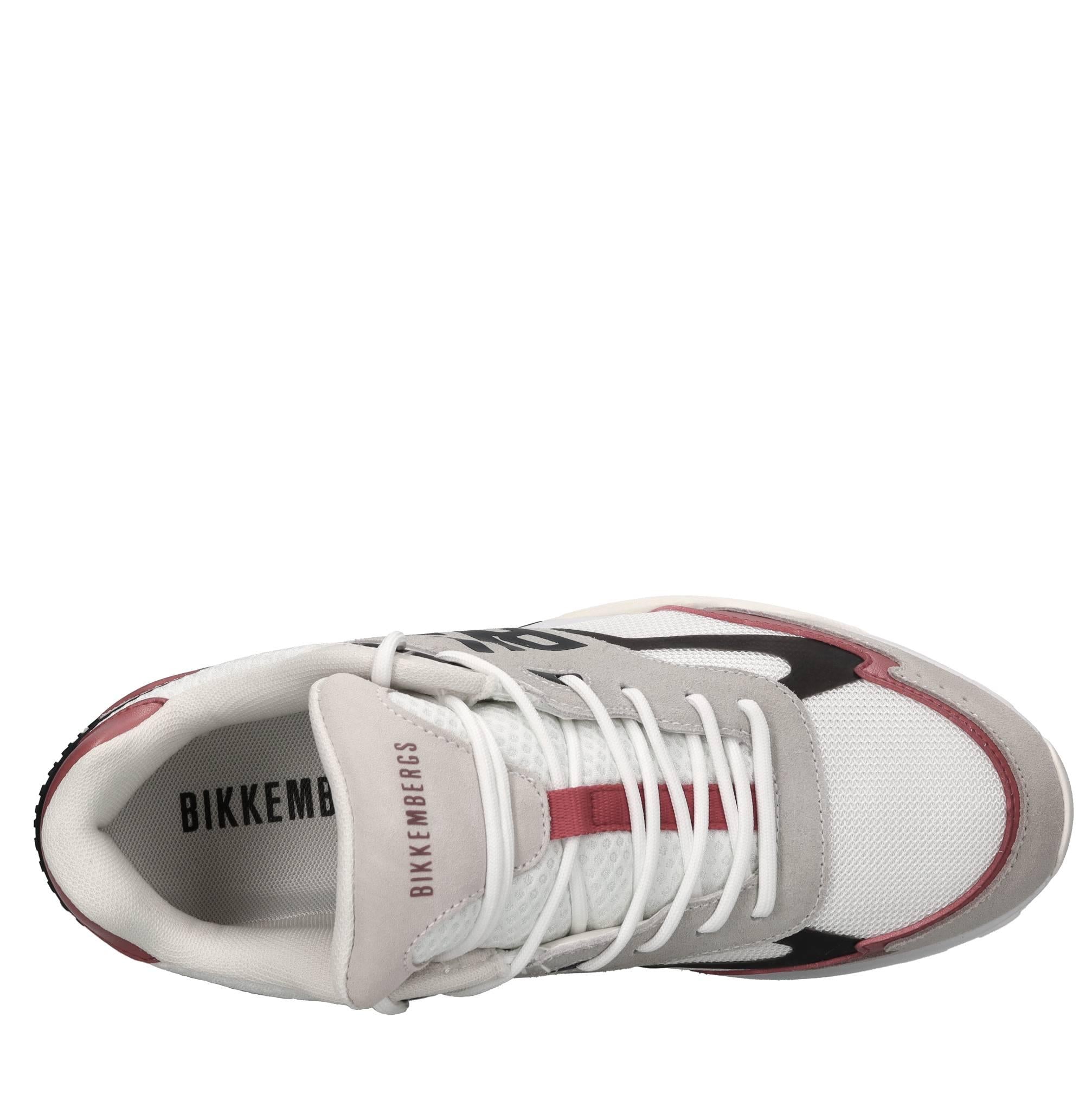 Sneakers in camoscio e tessuto 
