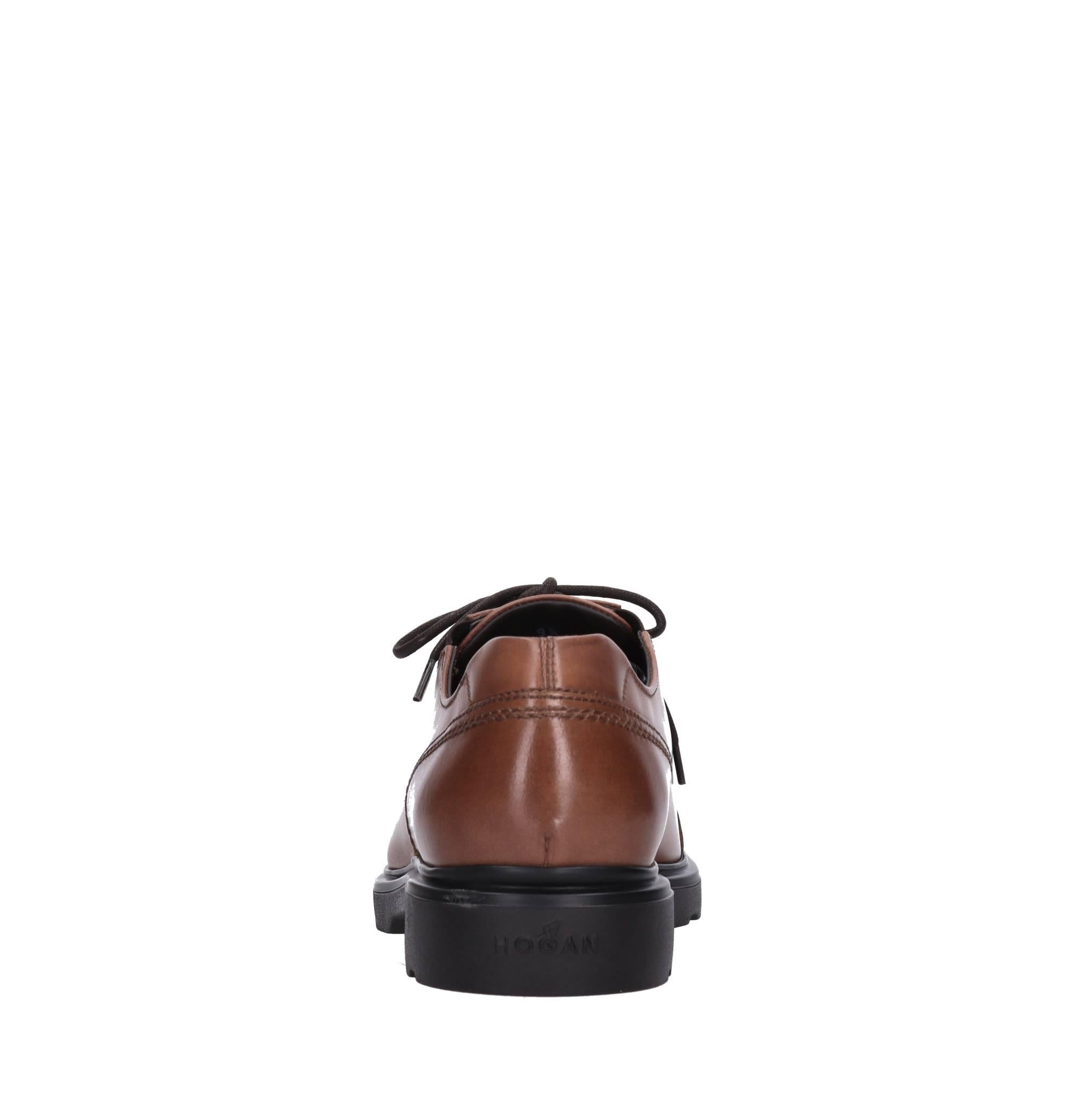 Stringate in pelle 