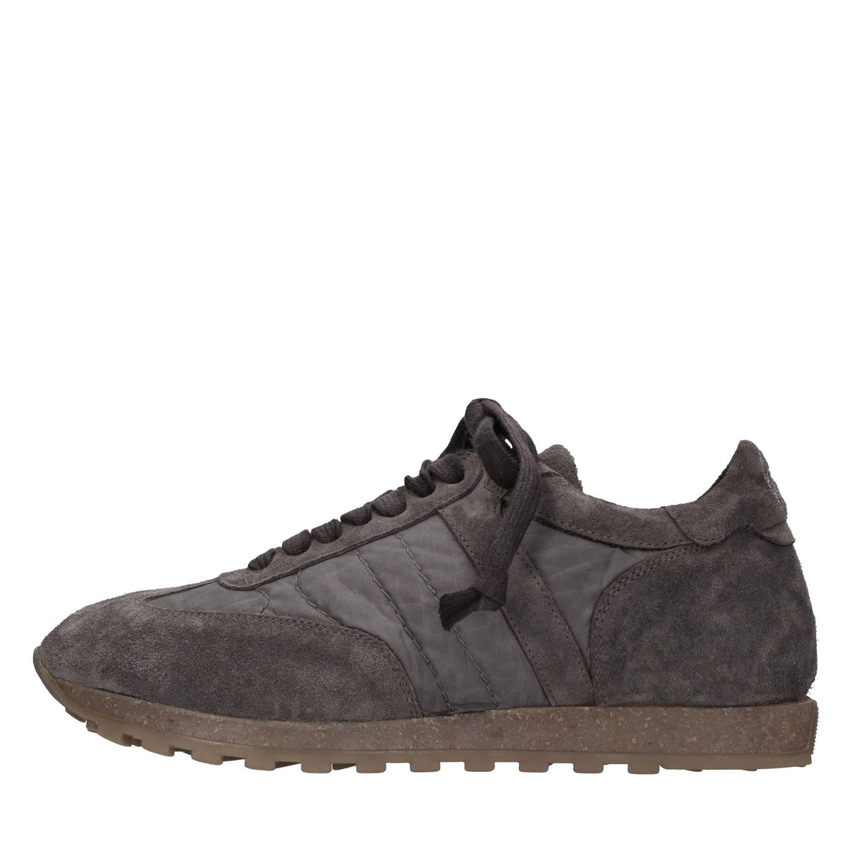 Sneakers in camoscio e tessuto 
