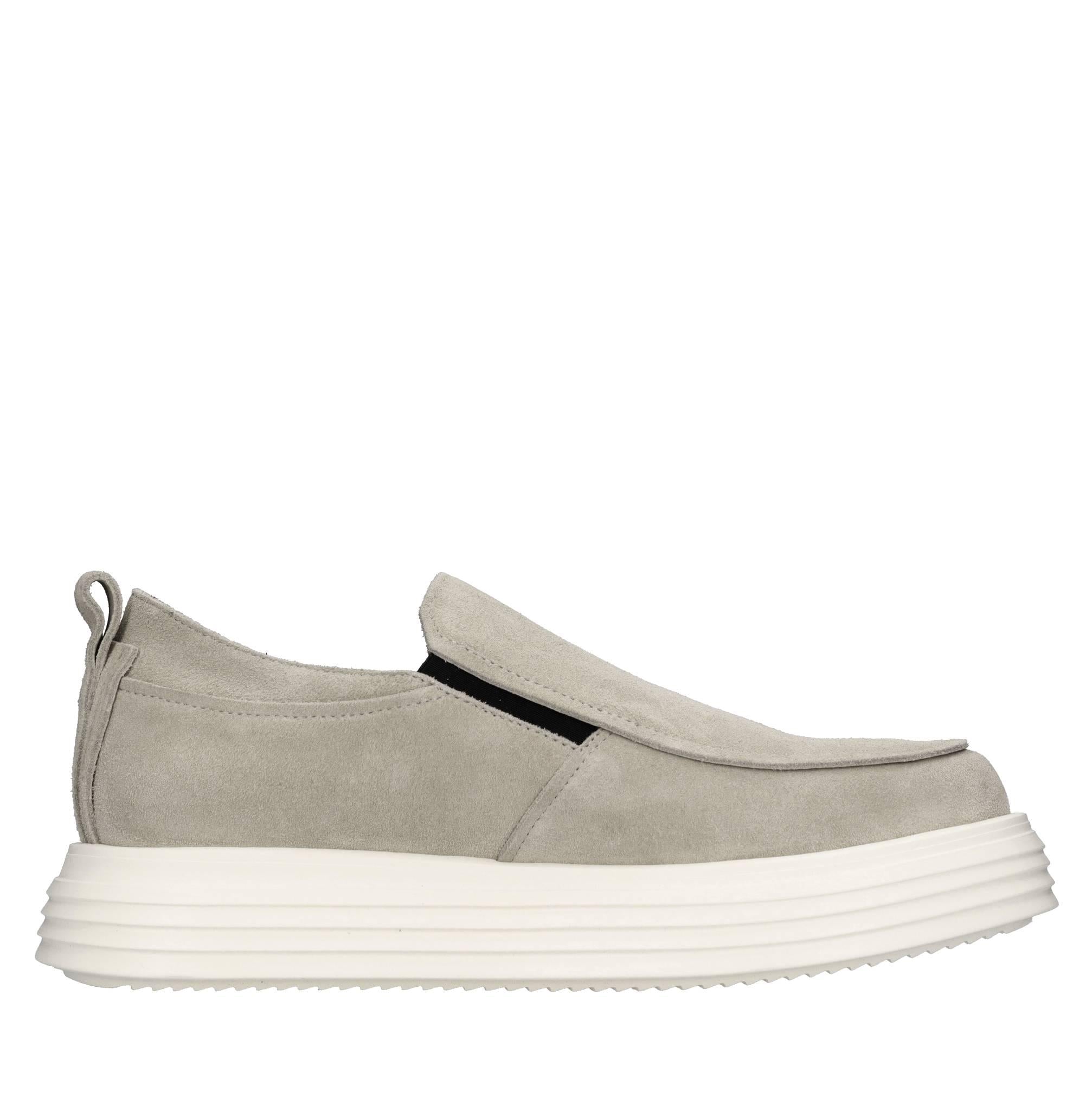 Slip on in camoscio 