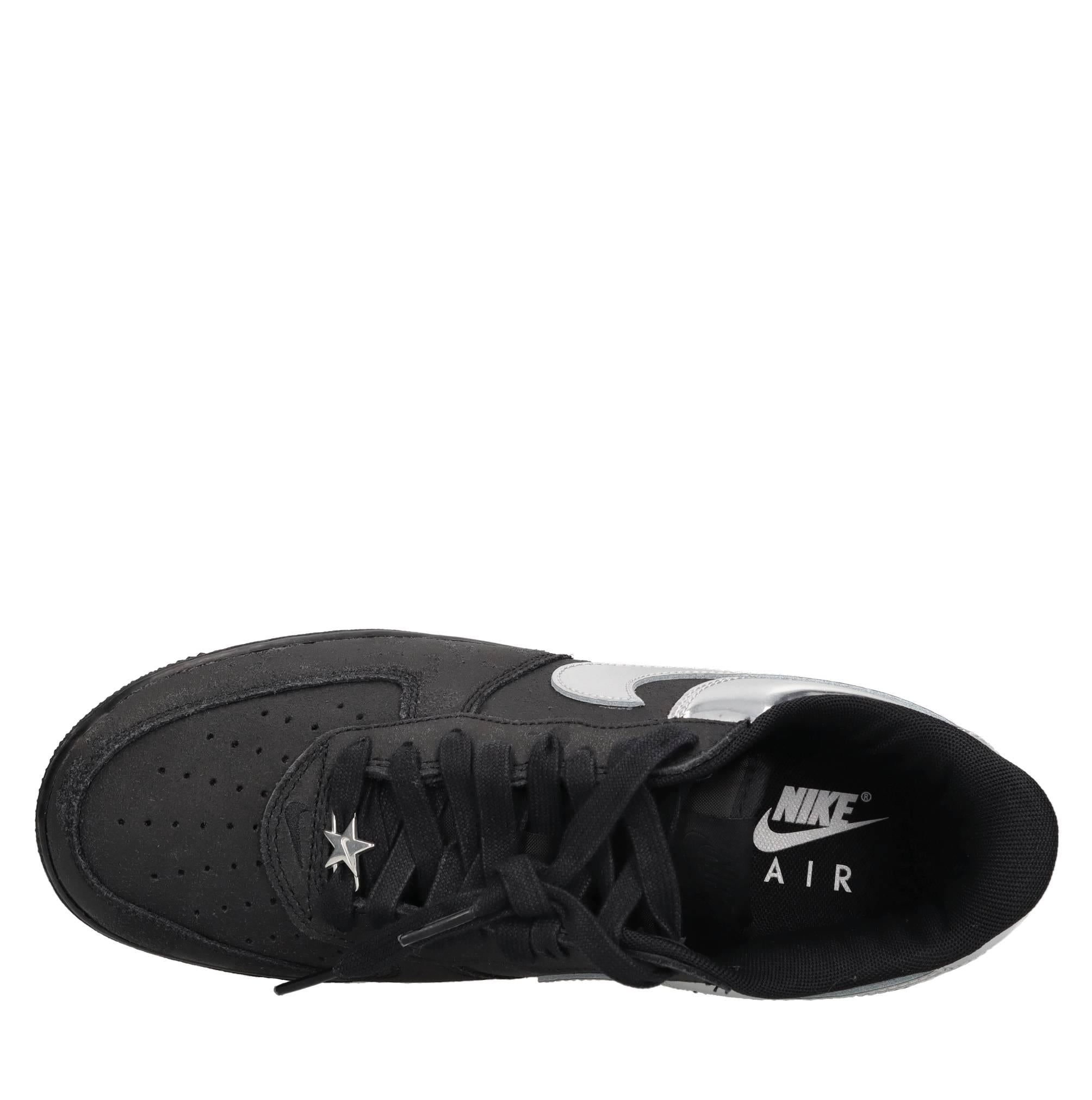 Sneakers in pelle con dettagli color argento specchiato 