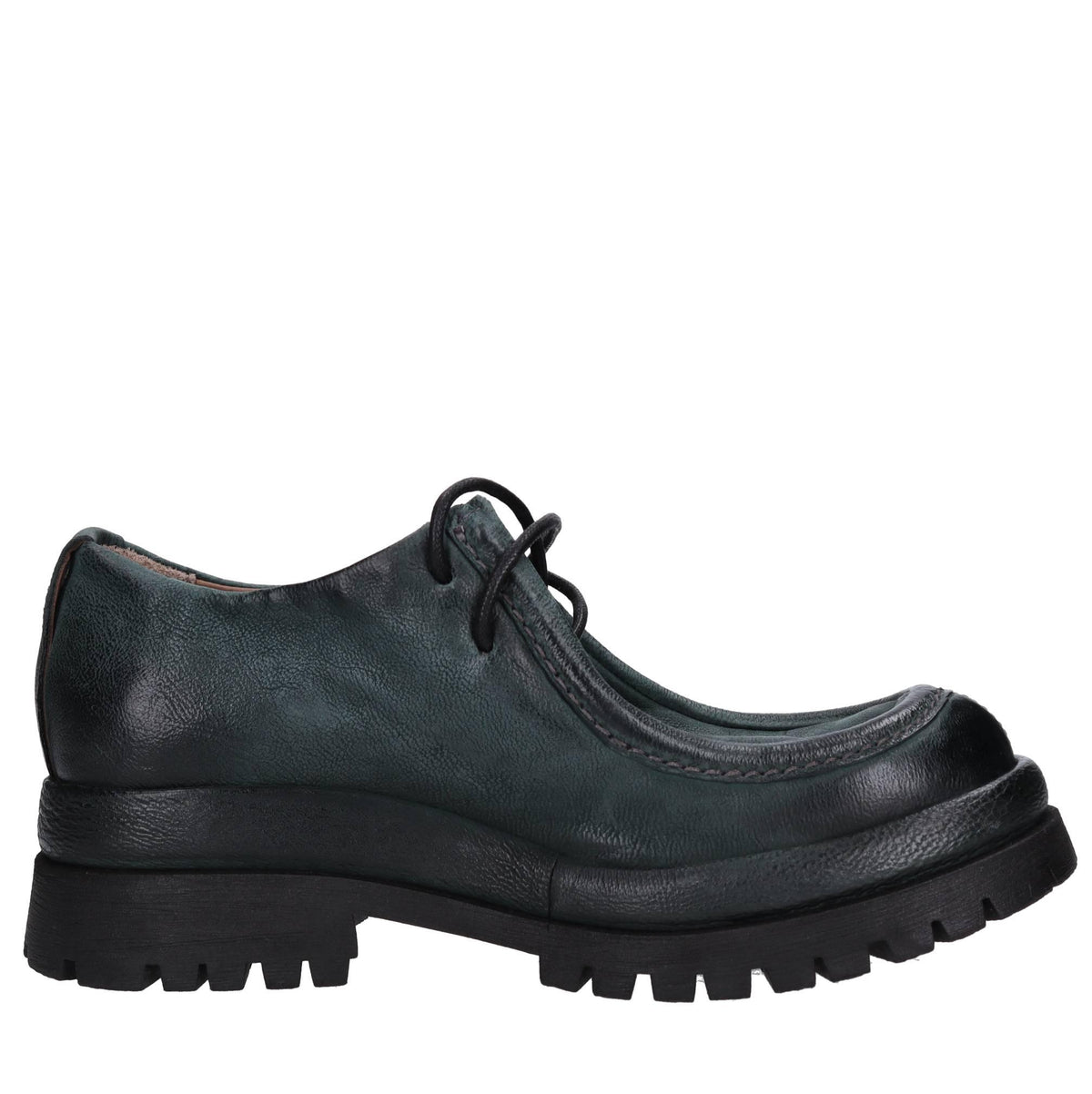 Stringate in pelle 