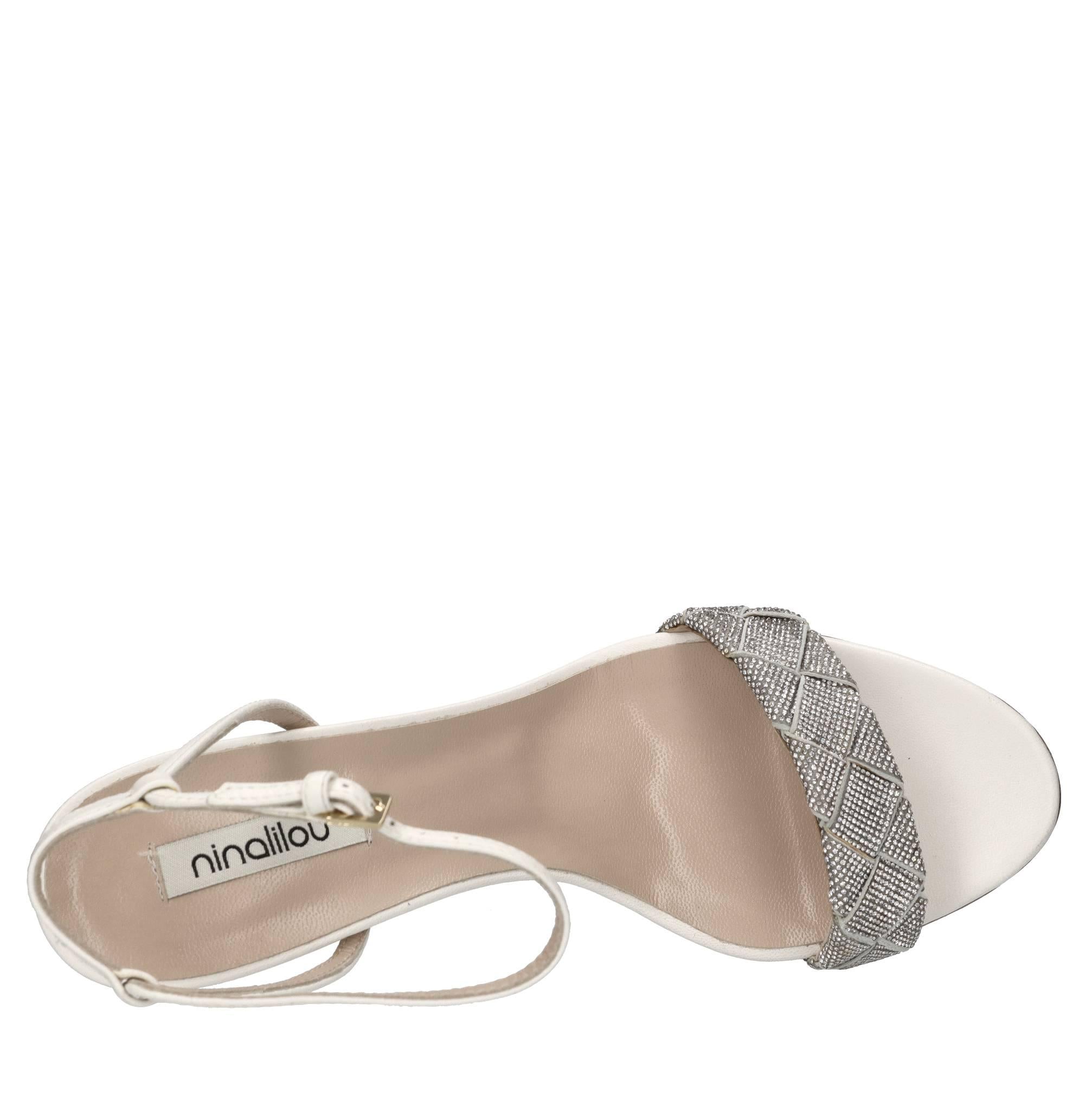 Sandali in pelle e microstrass 