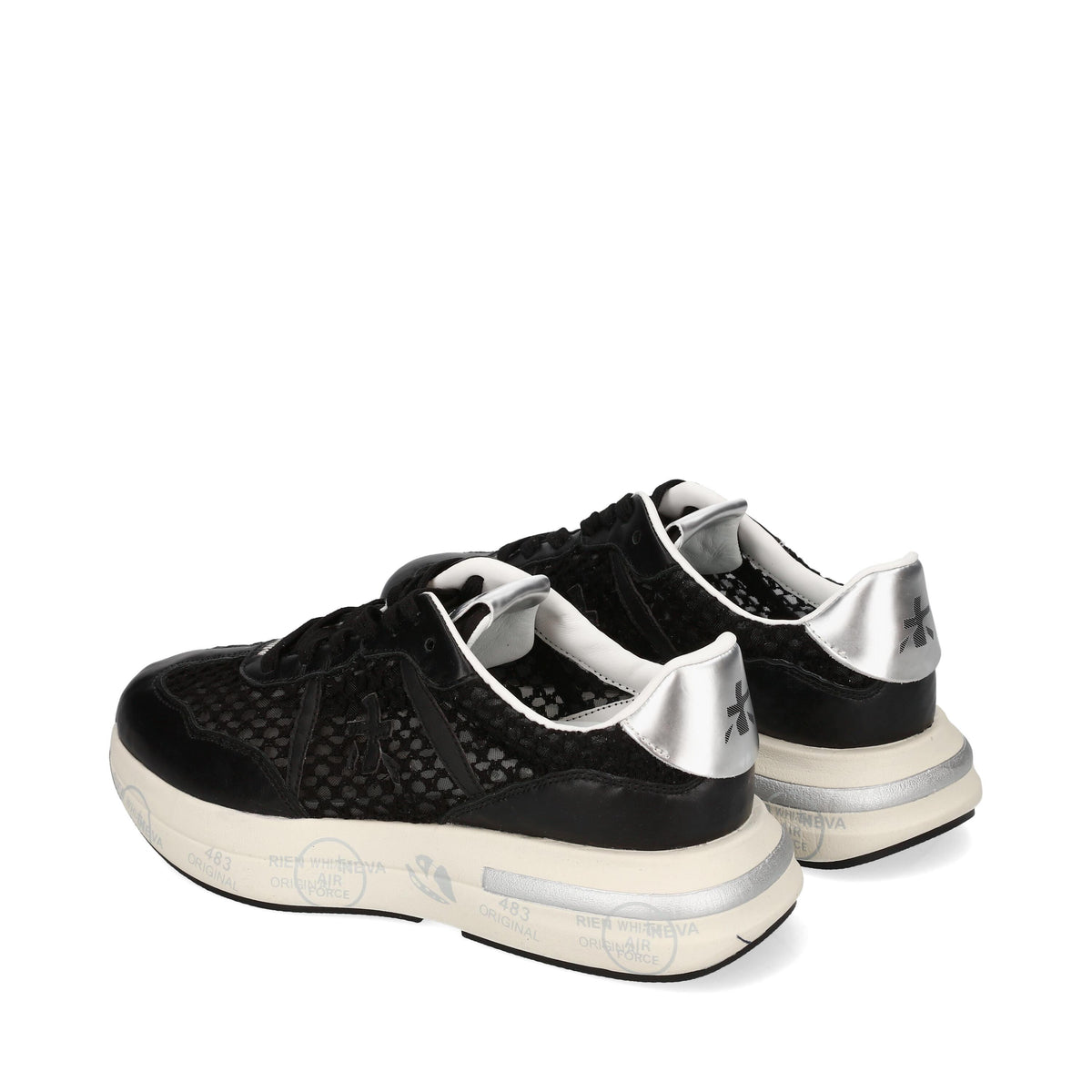 Sneakers in pelle scamosciata, tessuto e inserti in pelle 