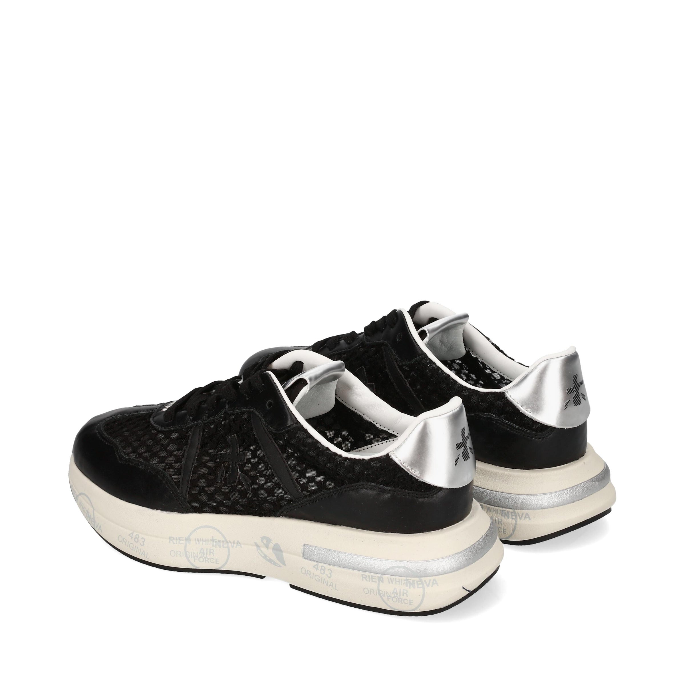 Sneakers in pelle scamosciata, tessuto e inserti in pelle 
