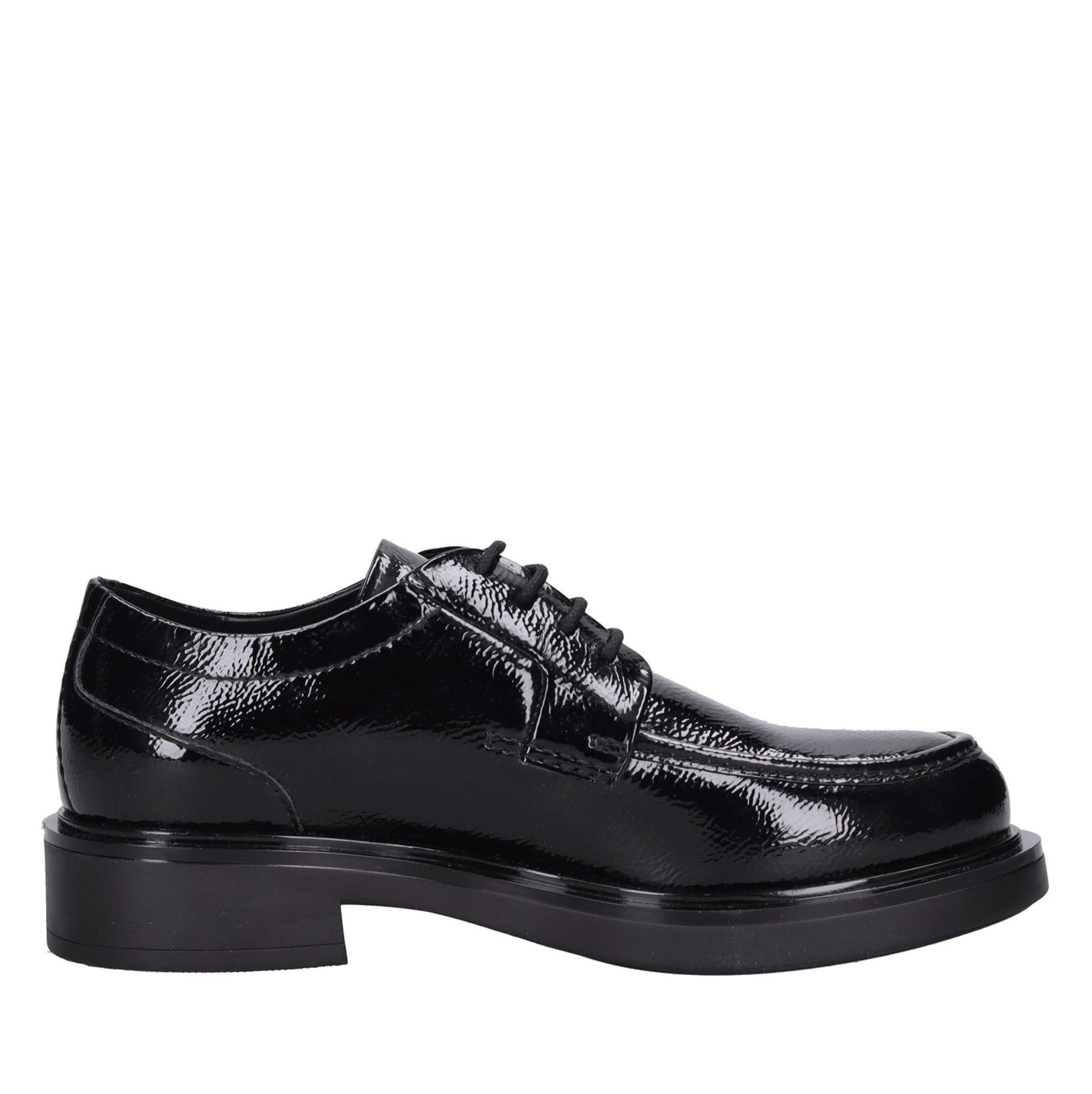 Stringate in pelle 
