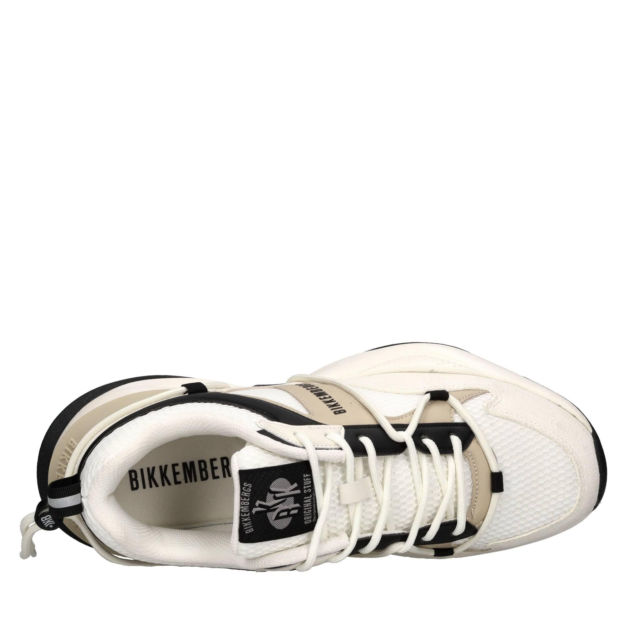 Sneakers in camoscio, ecopelle e tessuto 