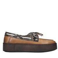 Stringate in pelle 