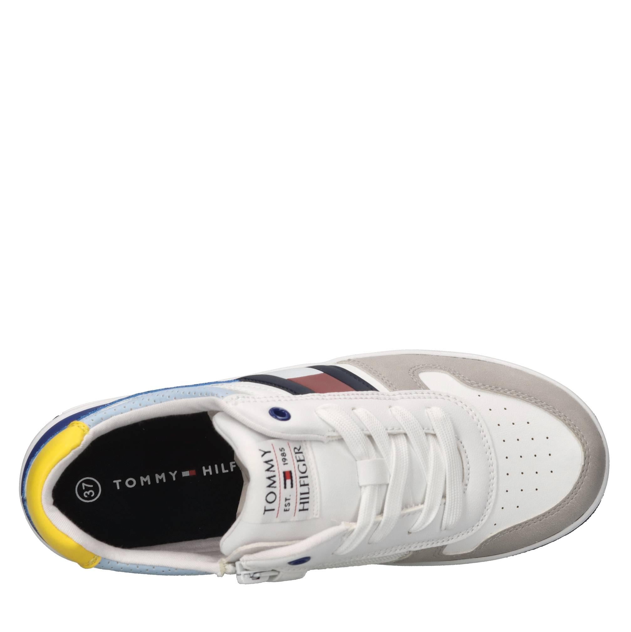 Sneakers in ecopelle e tessuto 