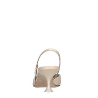 Décolleté slingback in vernice 