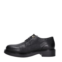 Stringate in pelle 